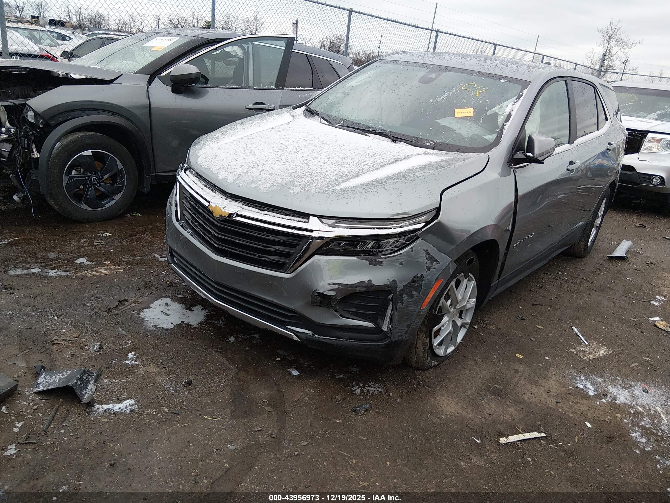 CHEVROLET EQUINOX image 2