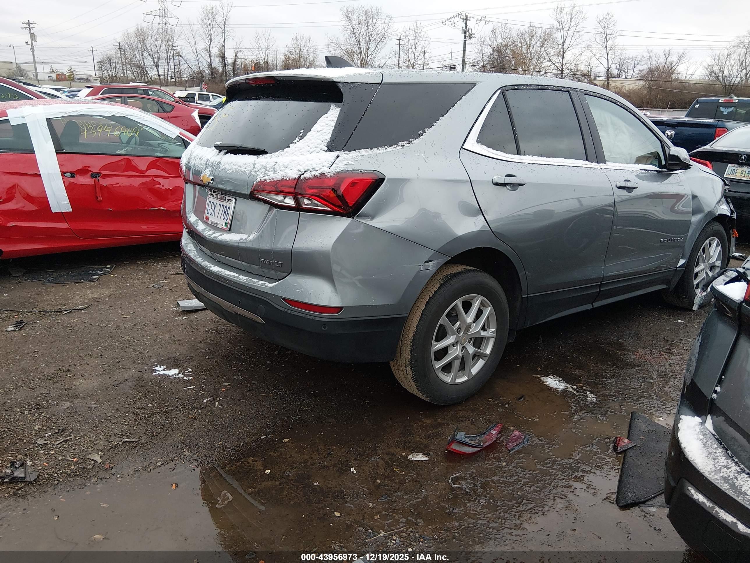 CHEVROLET EQUINOX image 4