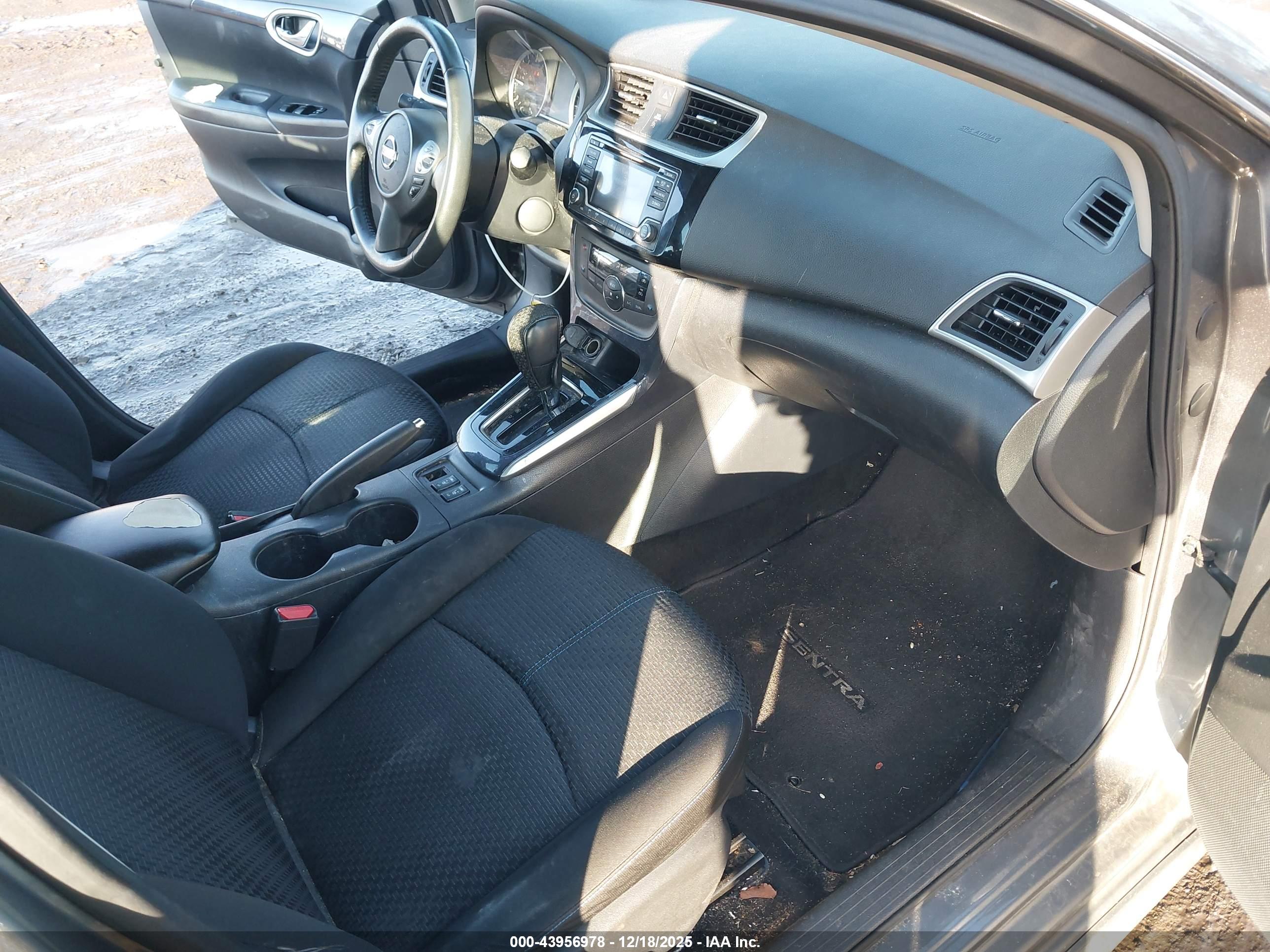 NISSAN SENTRA image 5