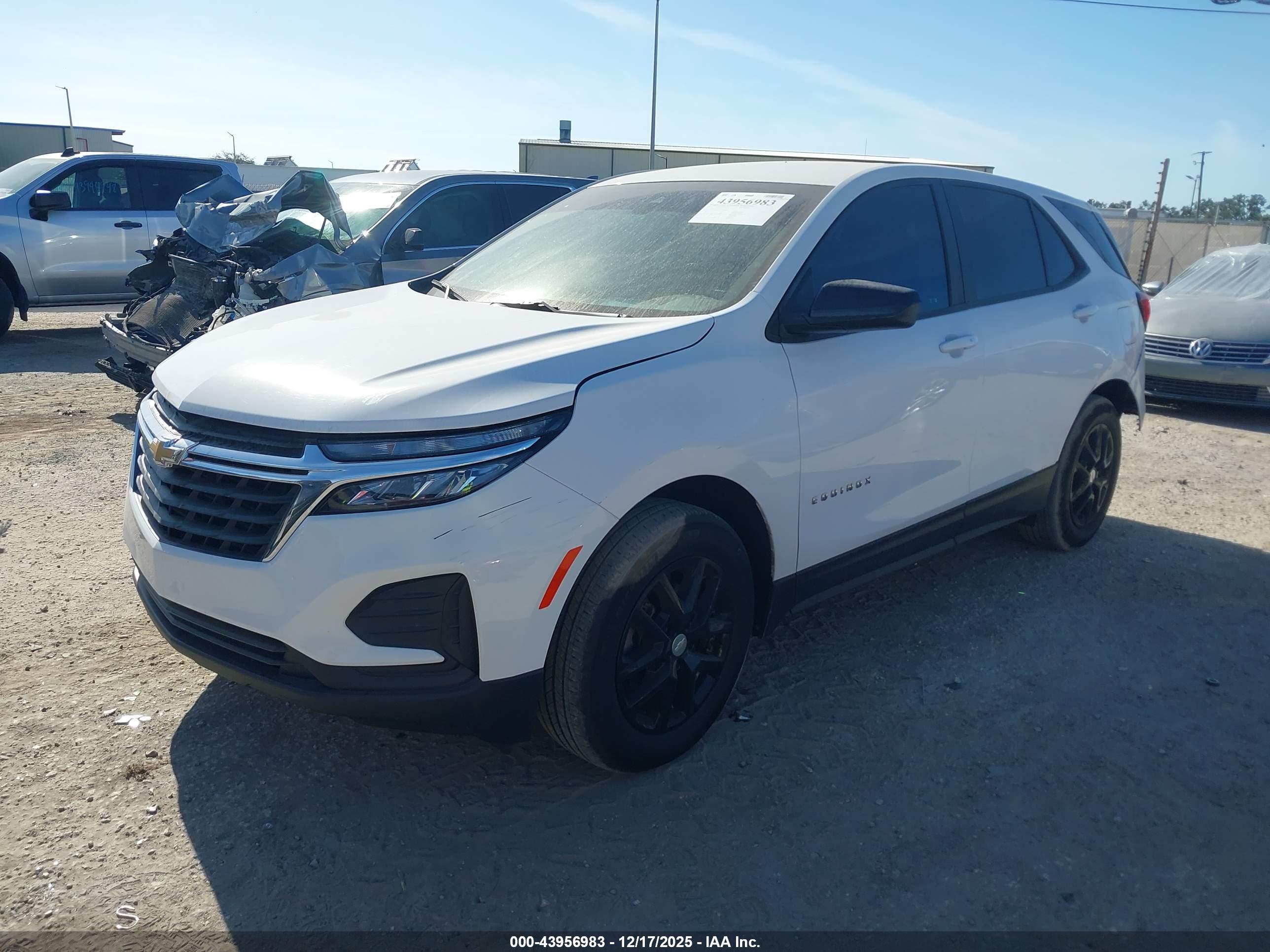 CHEVROLET EQUINOX image 2