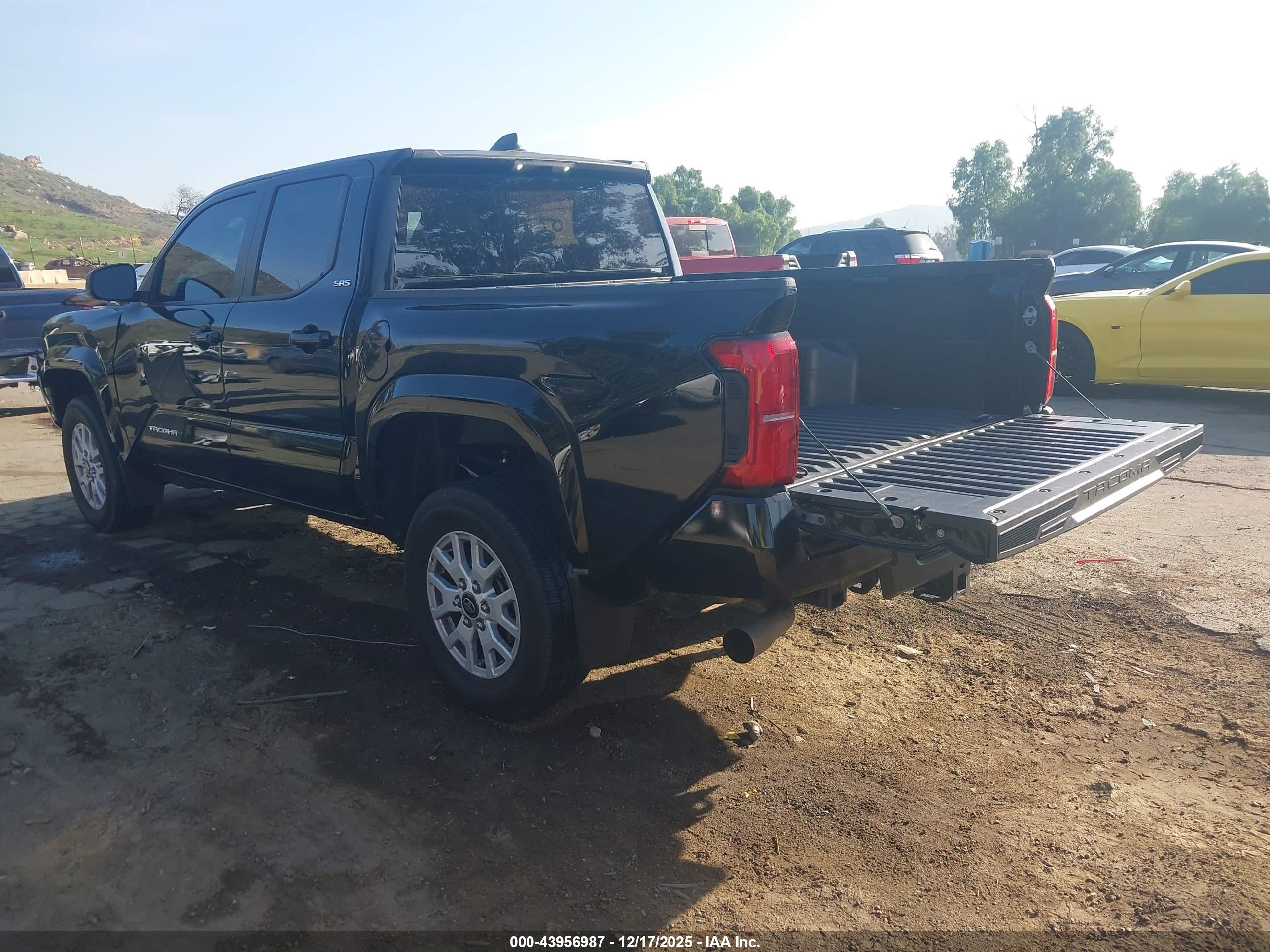 TOYOTA TACOMA image 3