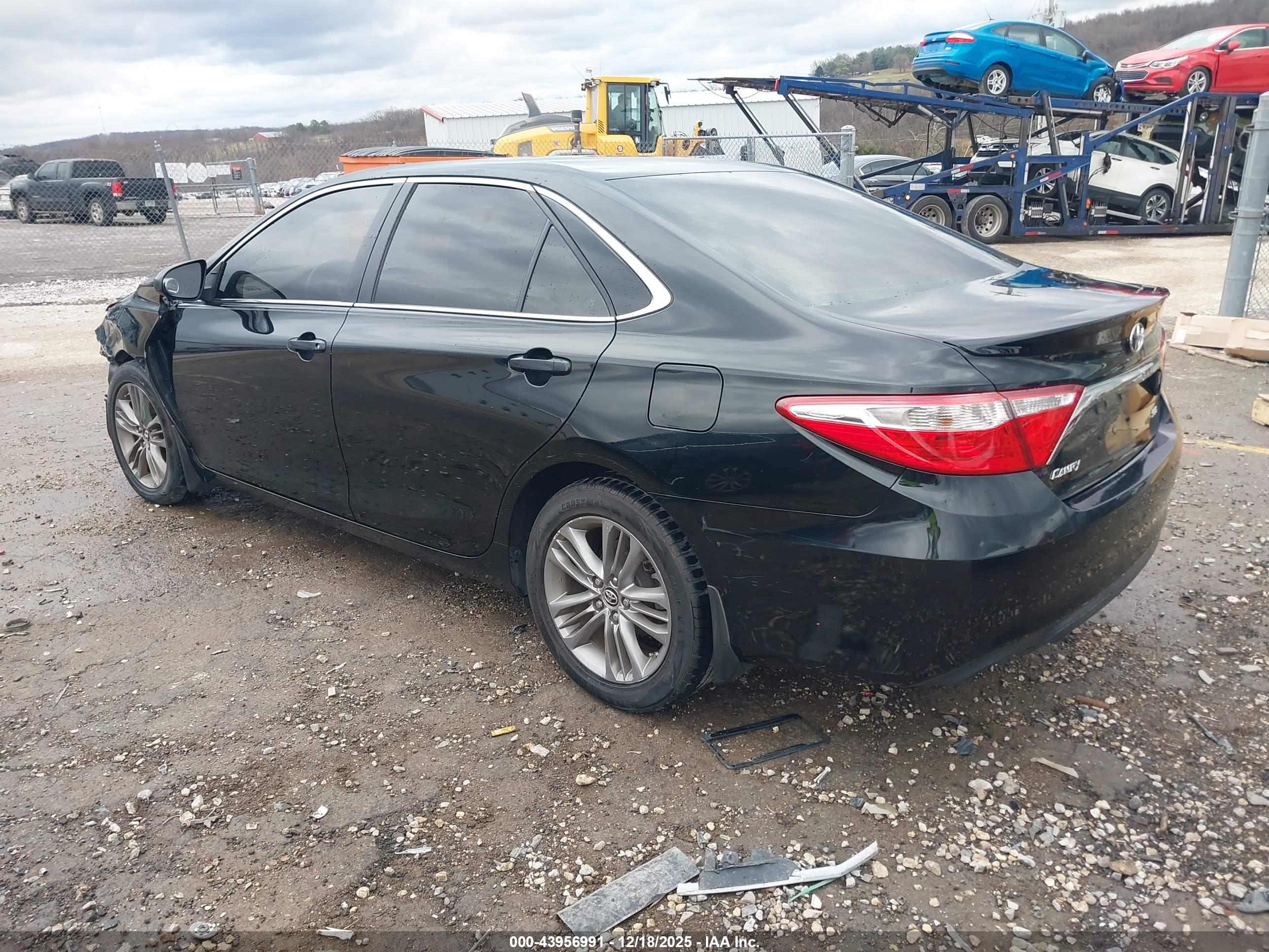 TOYOTA CAMRY image 3
