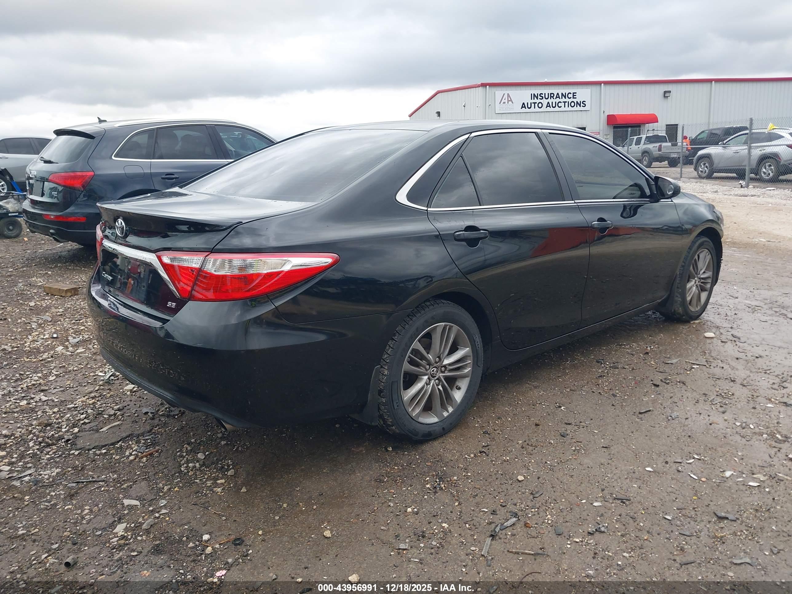 TOYOTA CAMRY image 4
