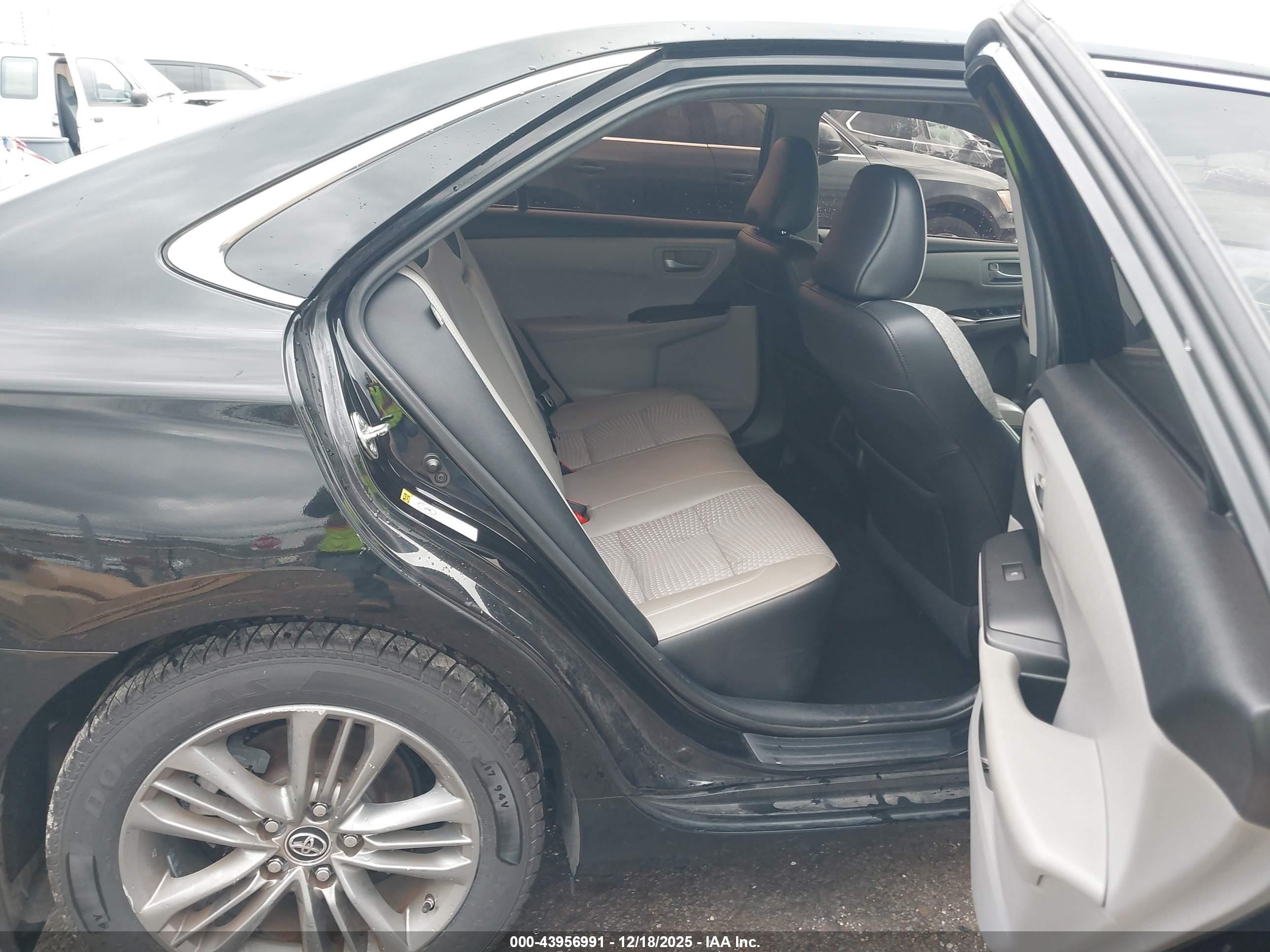 TOYOTA CAMRY image 8