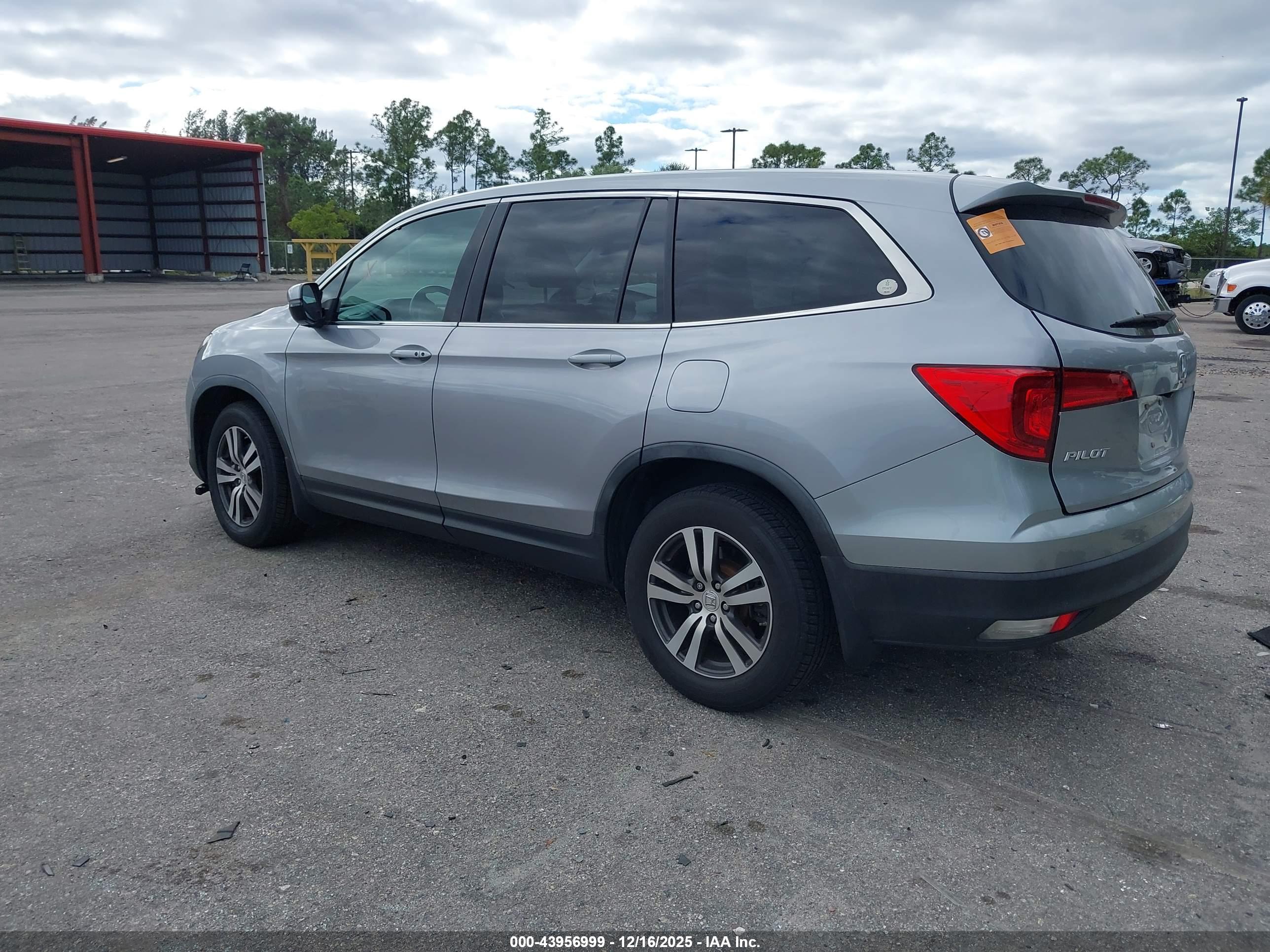 HONDA PILOT image 3