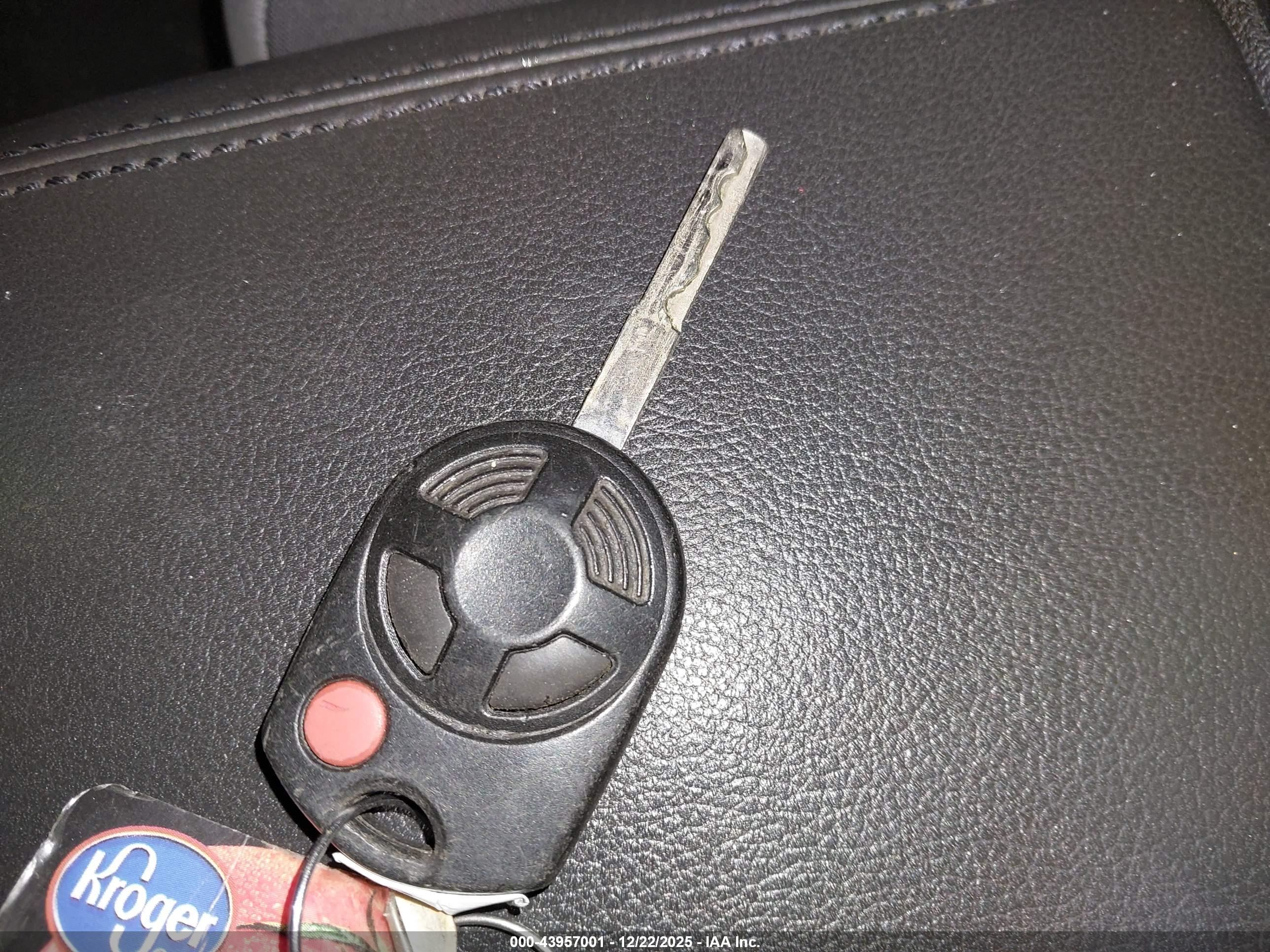 FORD ESCAPE image 11
