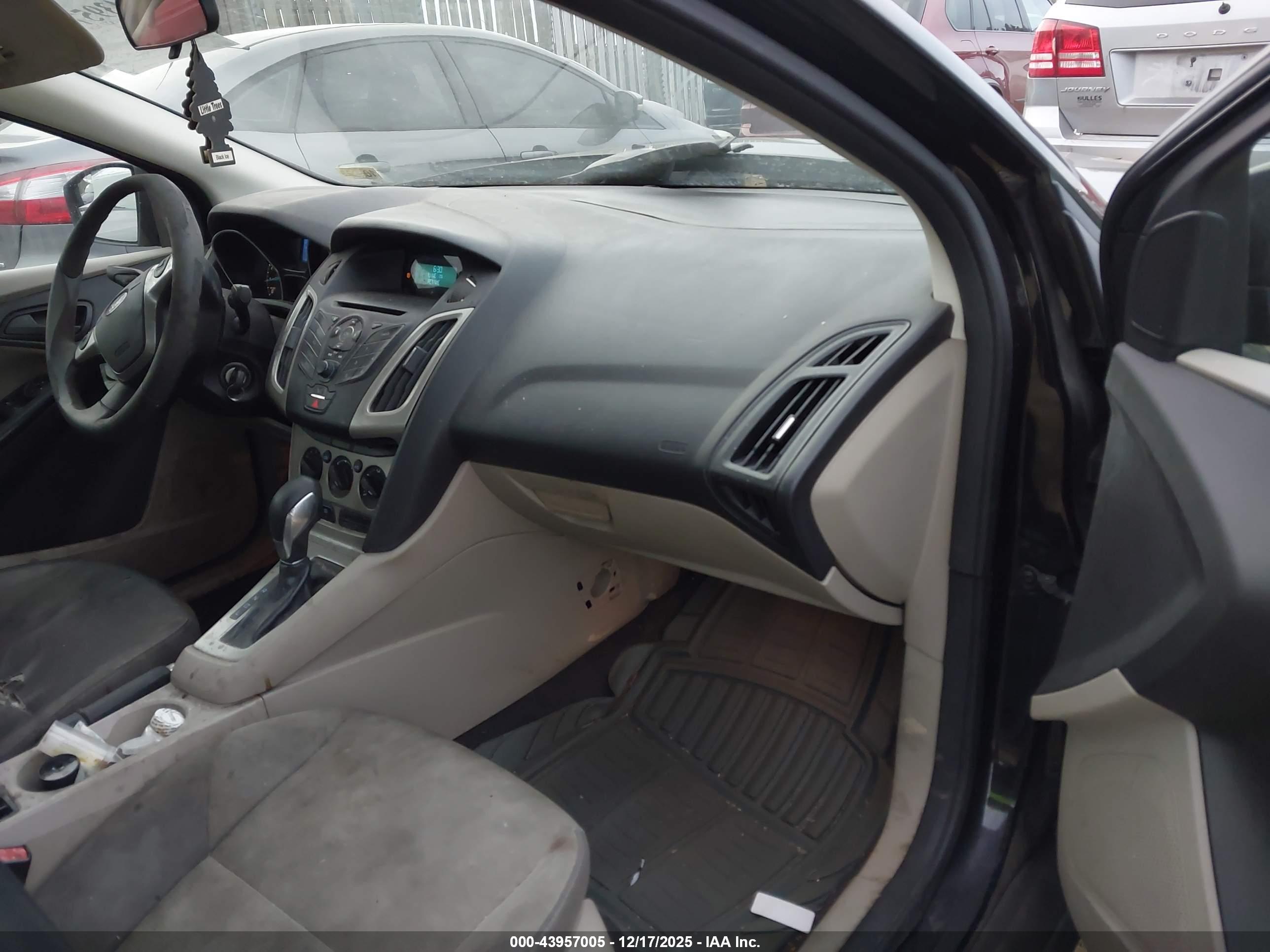 FORD FOCUS image 5