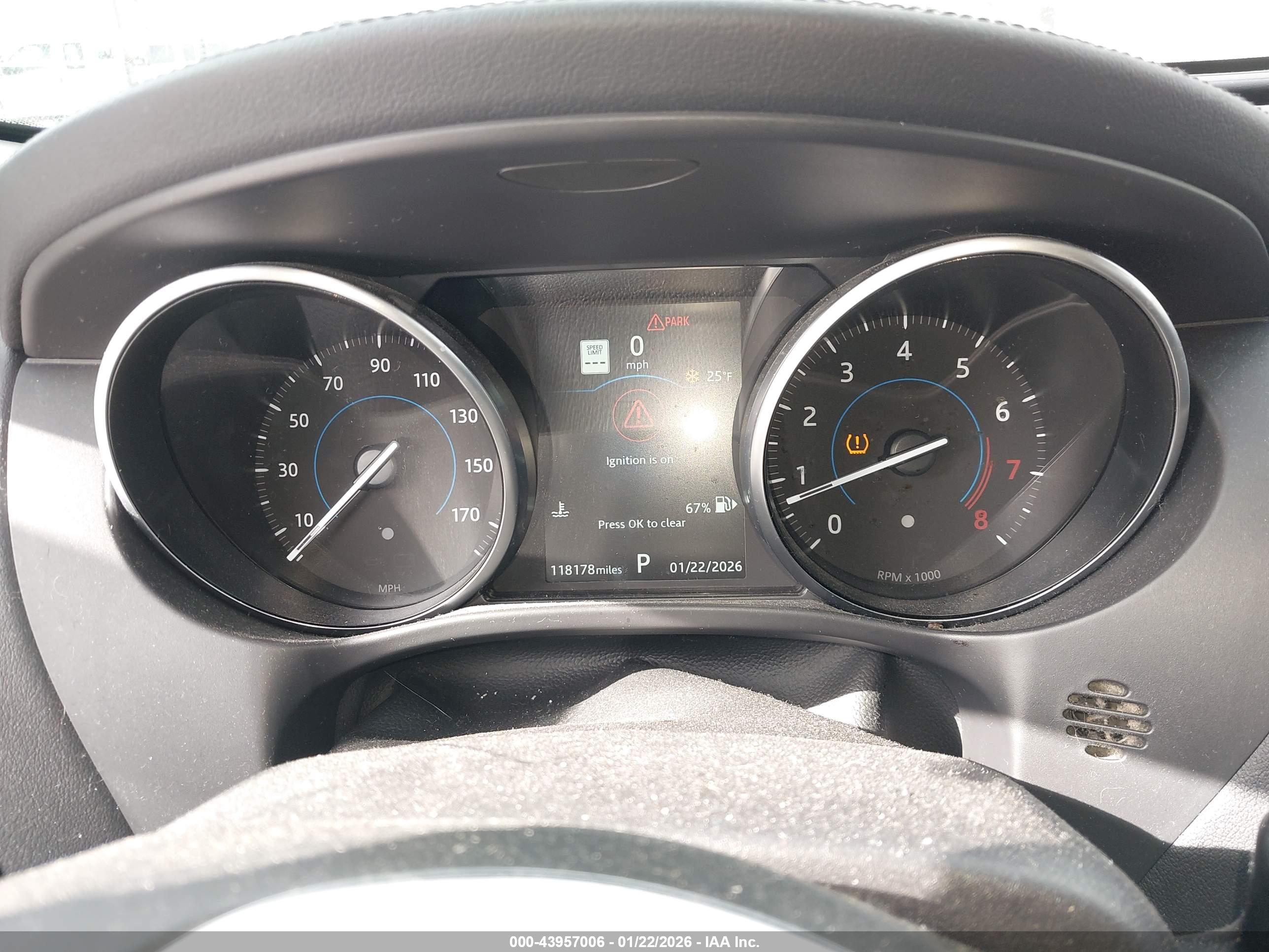 JAGUAR F-PACE image 7