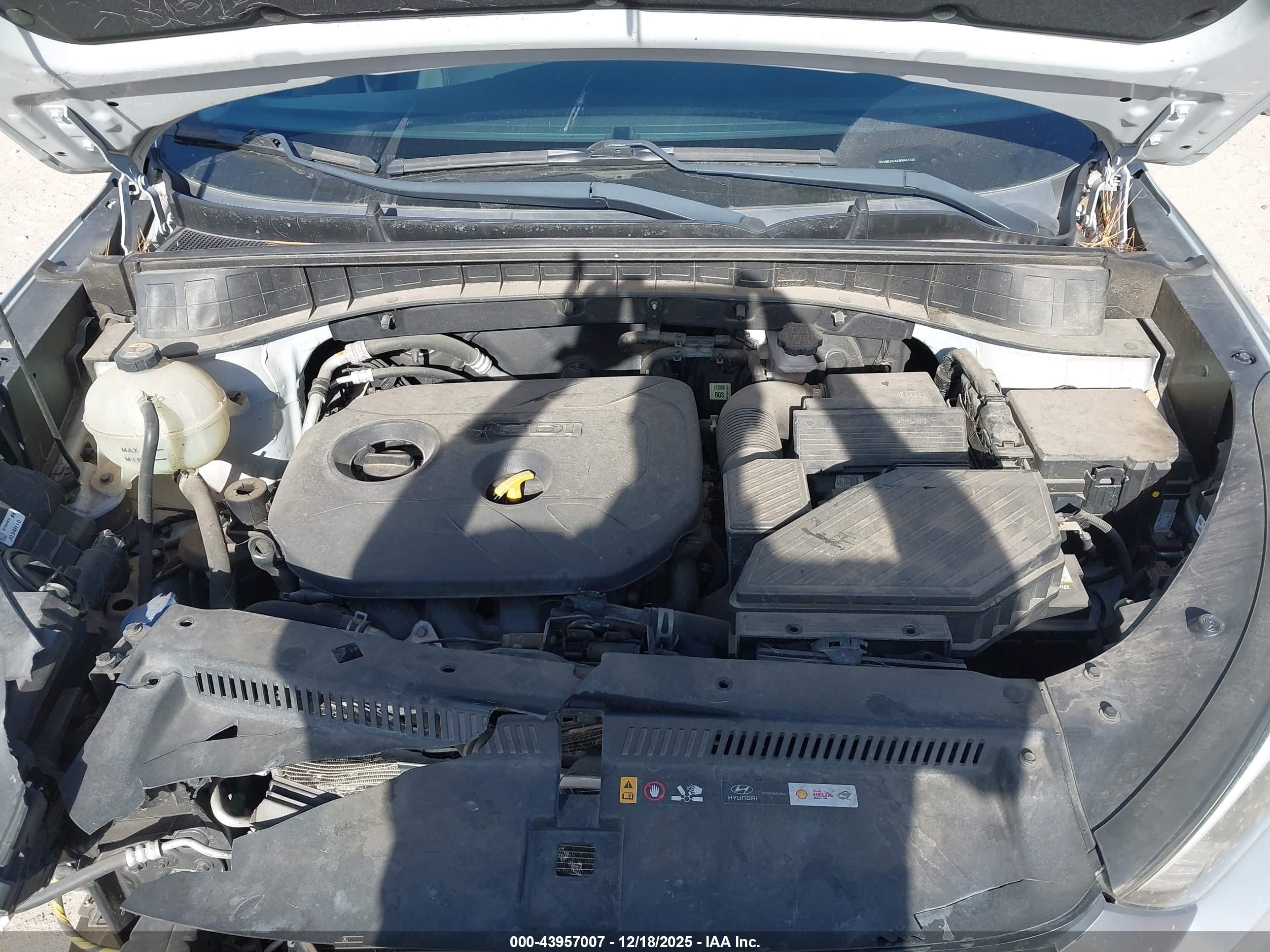 HYUNDAI TUCSON image 10