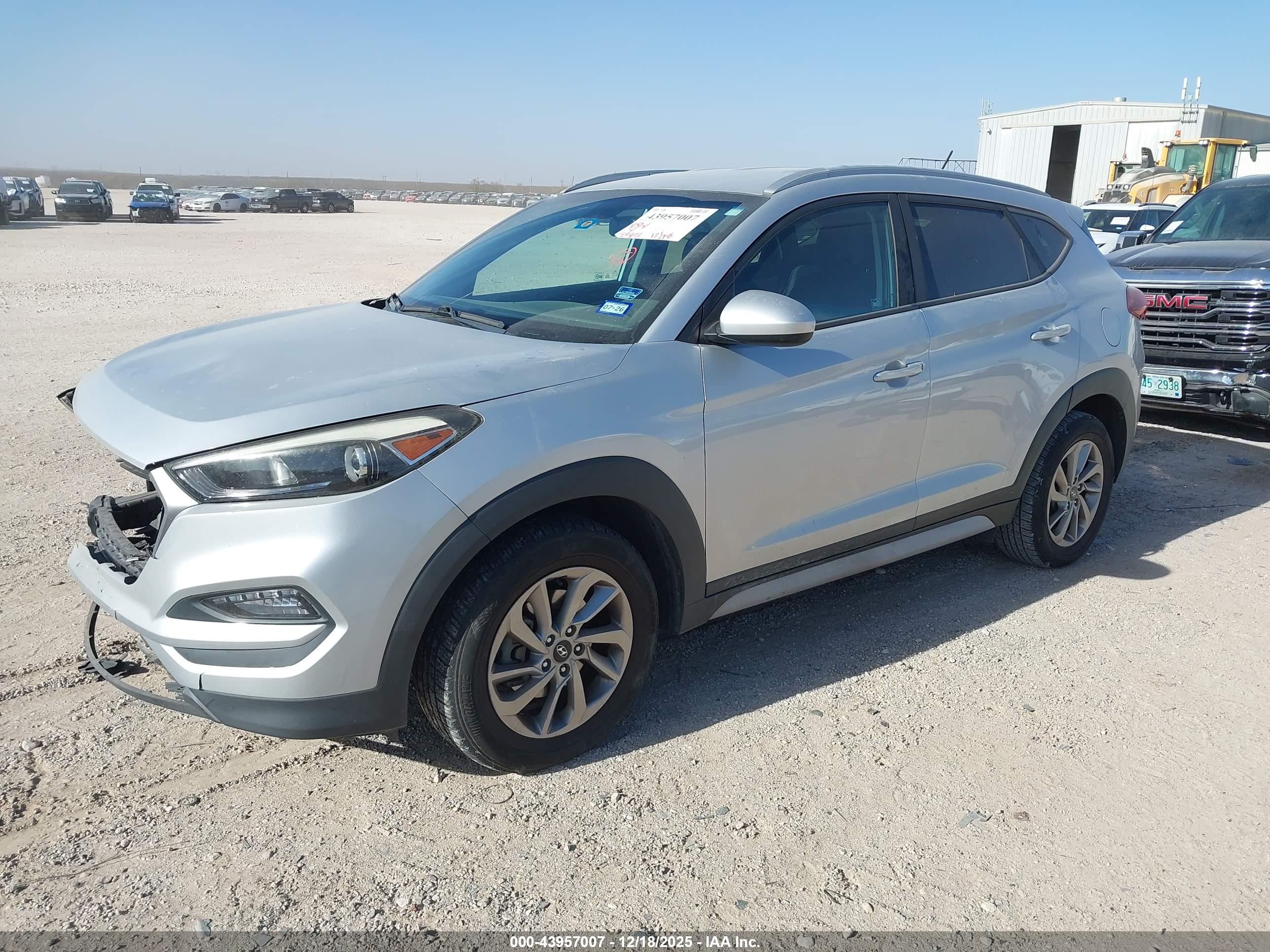 HYUNDAI TUCSON image 2