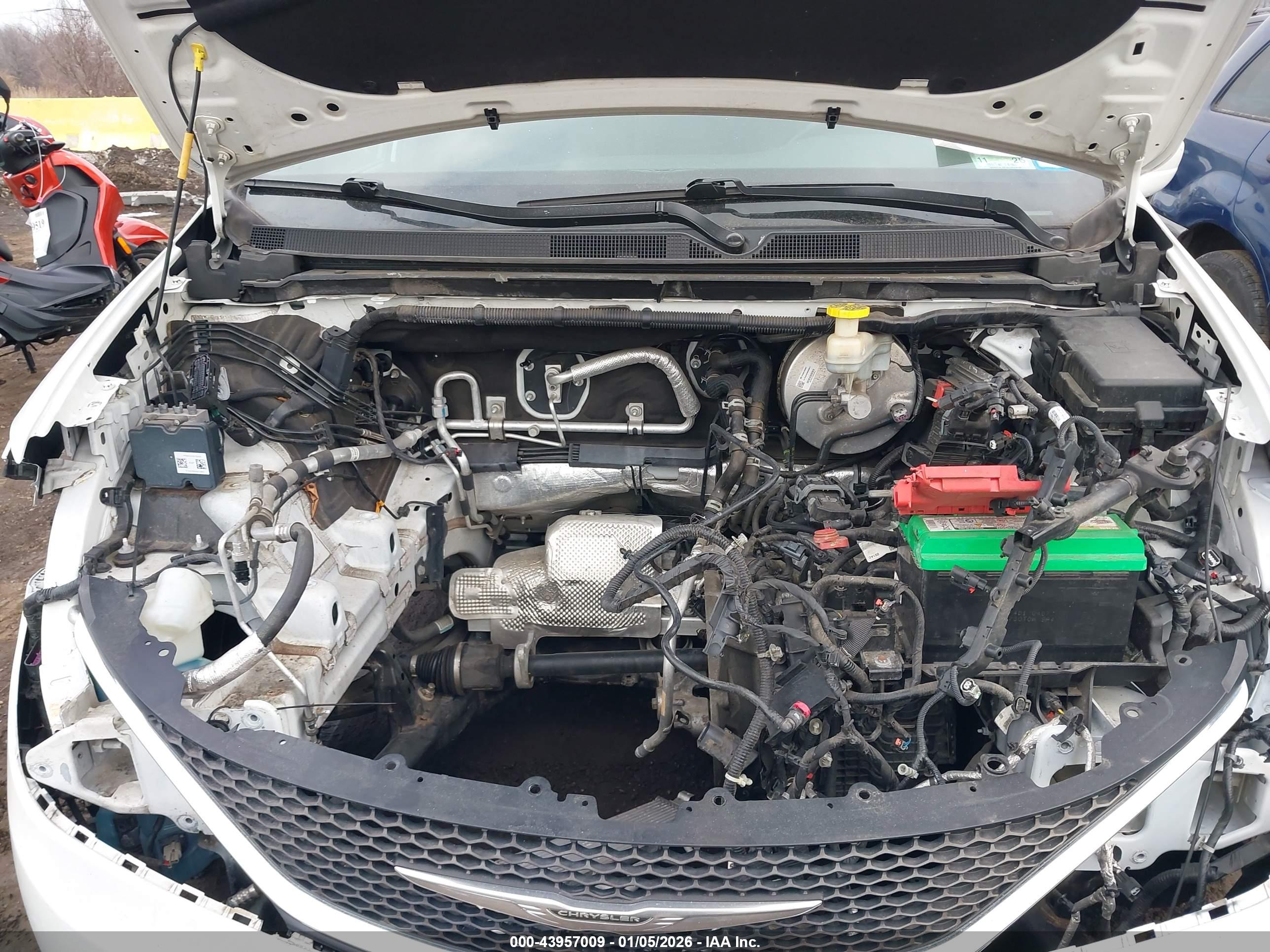 CHRYSLER PACIFICA image 10