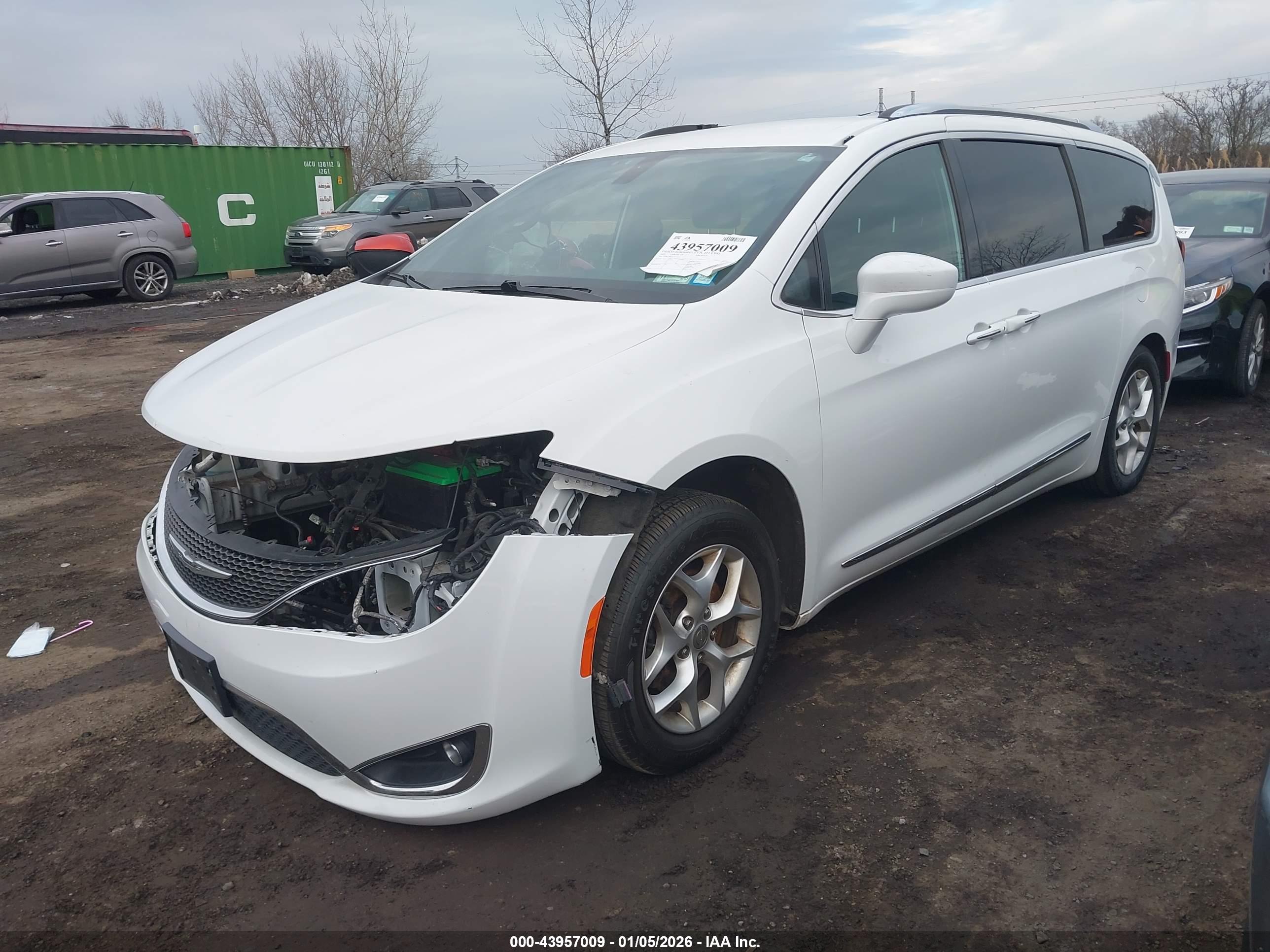 CHRYSLER PACIFICA image 2