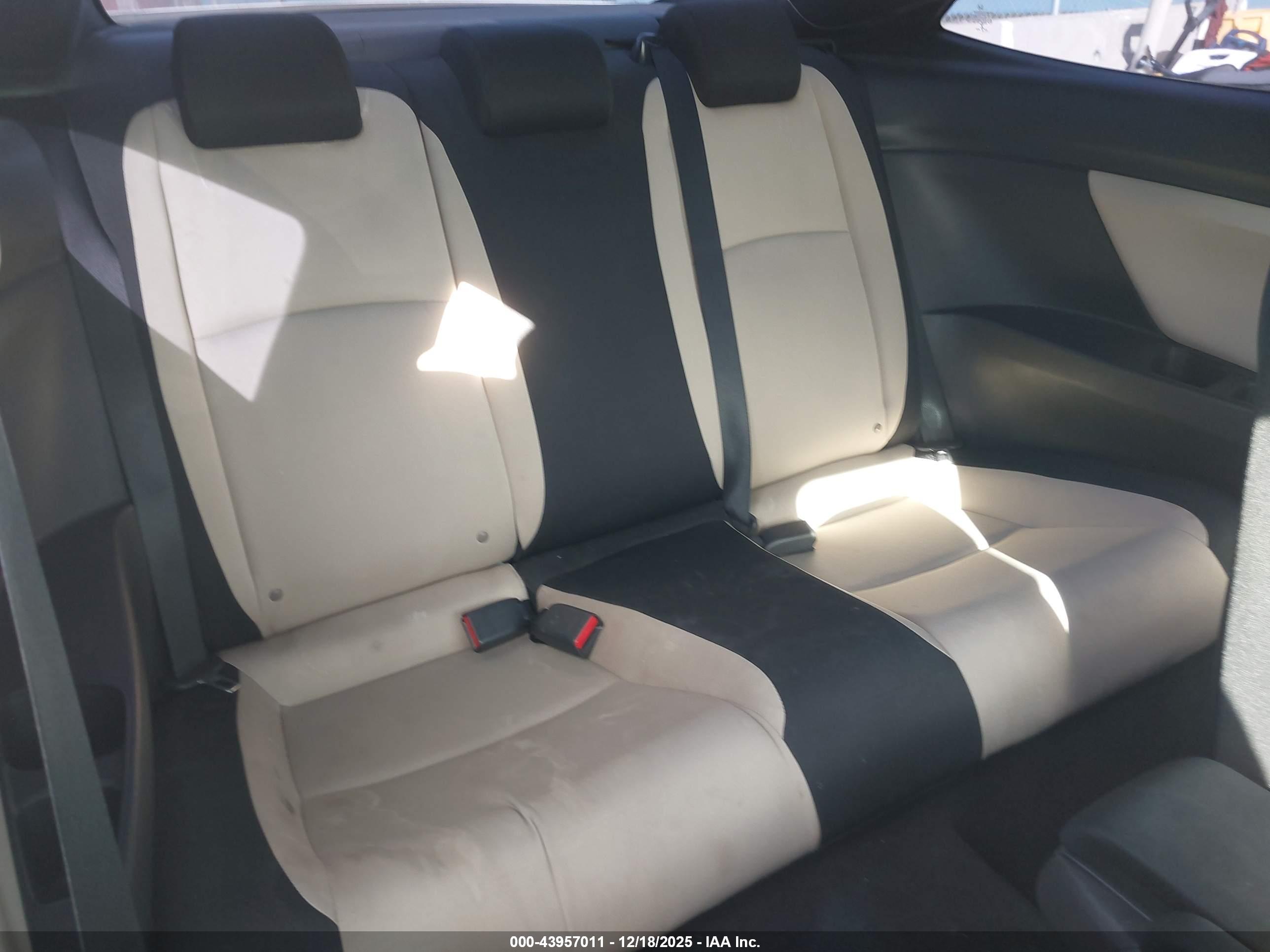 HONDA CIVIC image 8