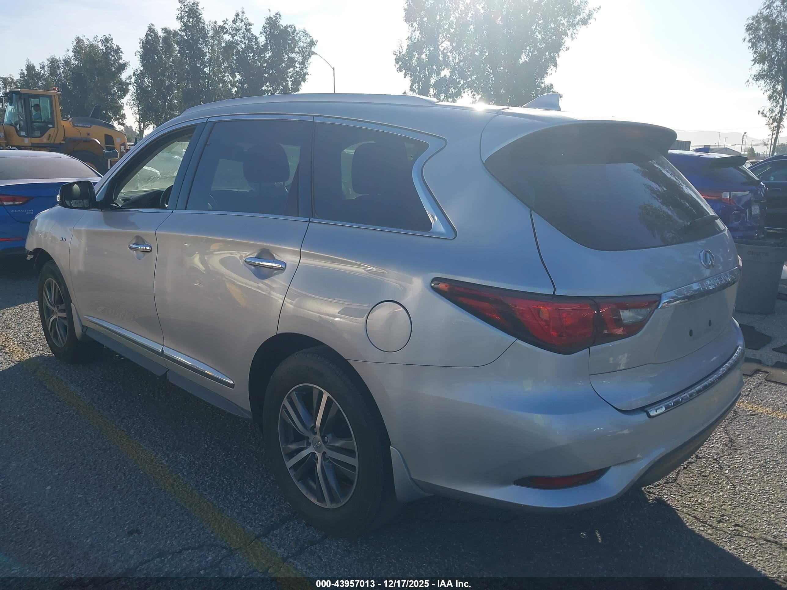 INFINITI QX60 image 3