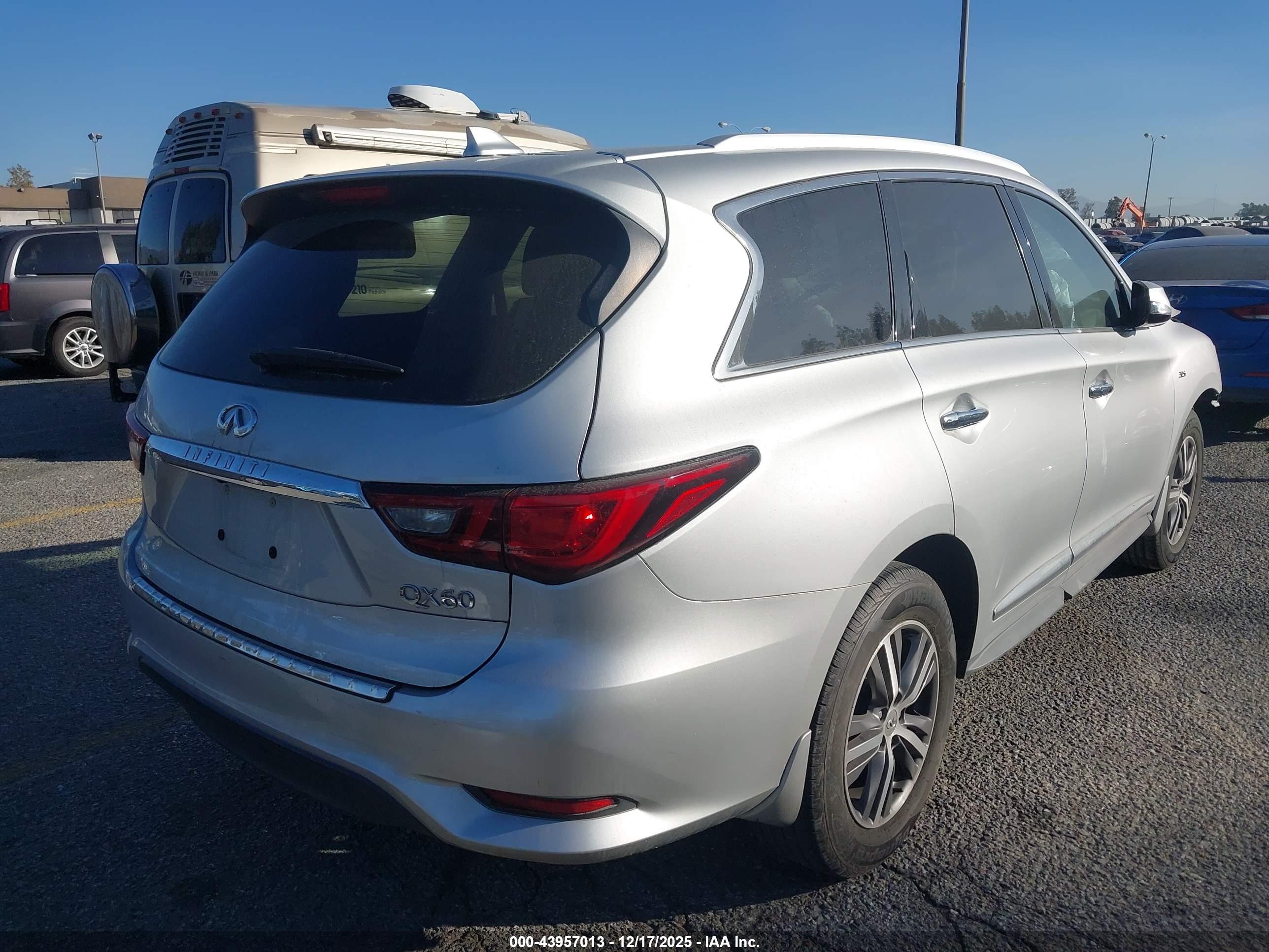 INFINITI QX60 image 4