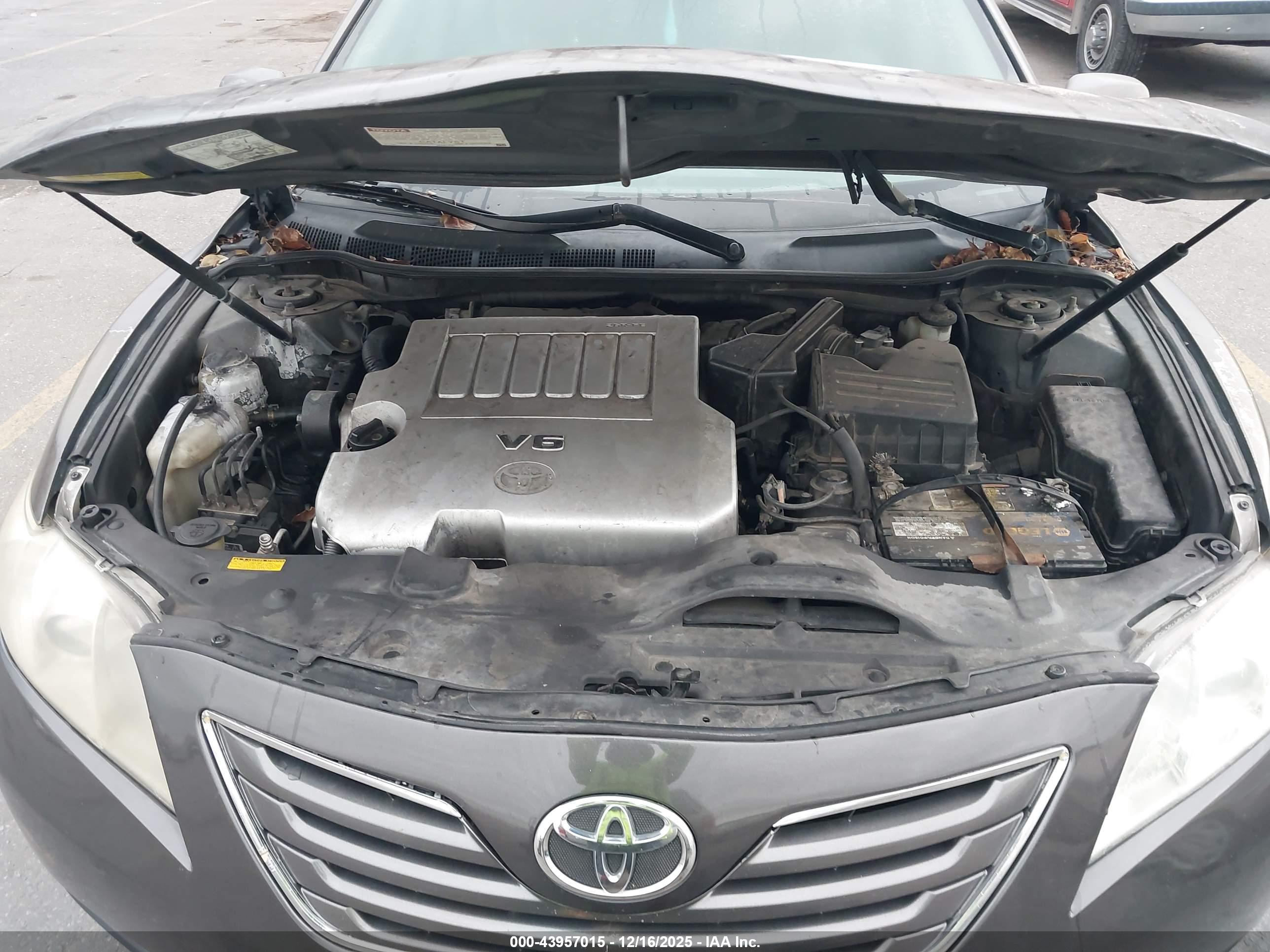 TOYOTA CAMRY image 10