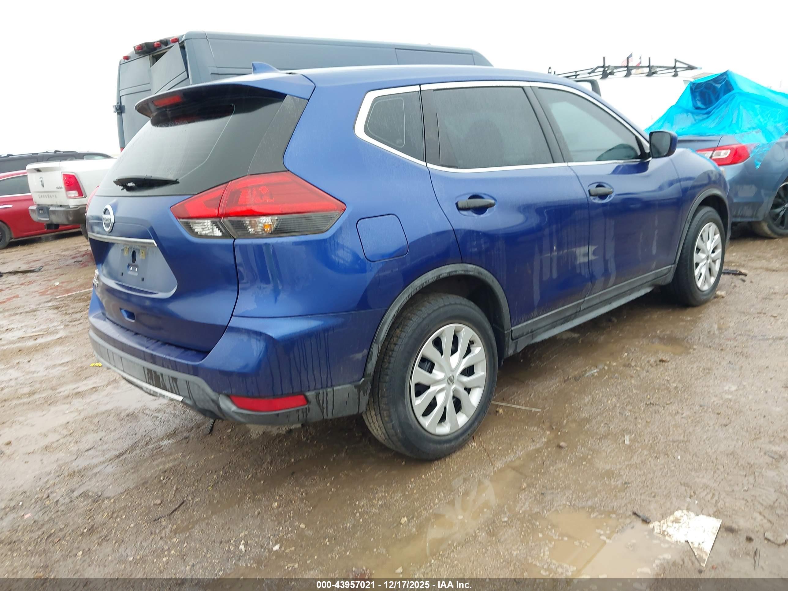 NISSAN ROGUE image 4