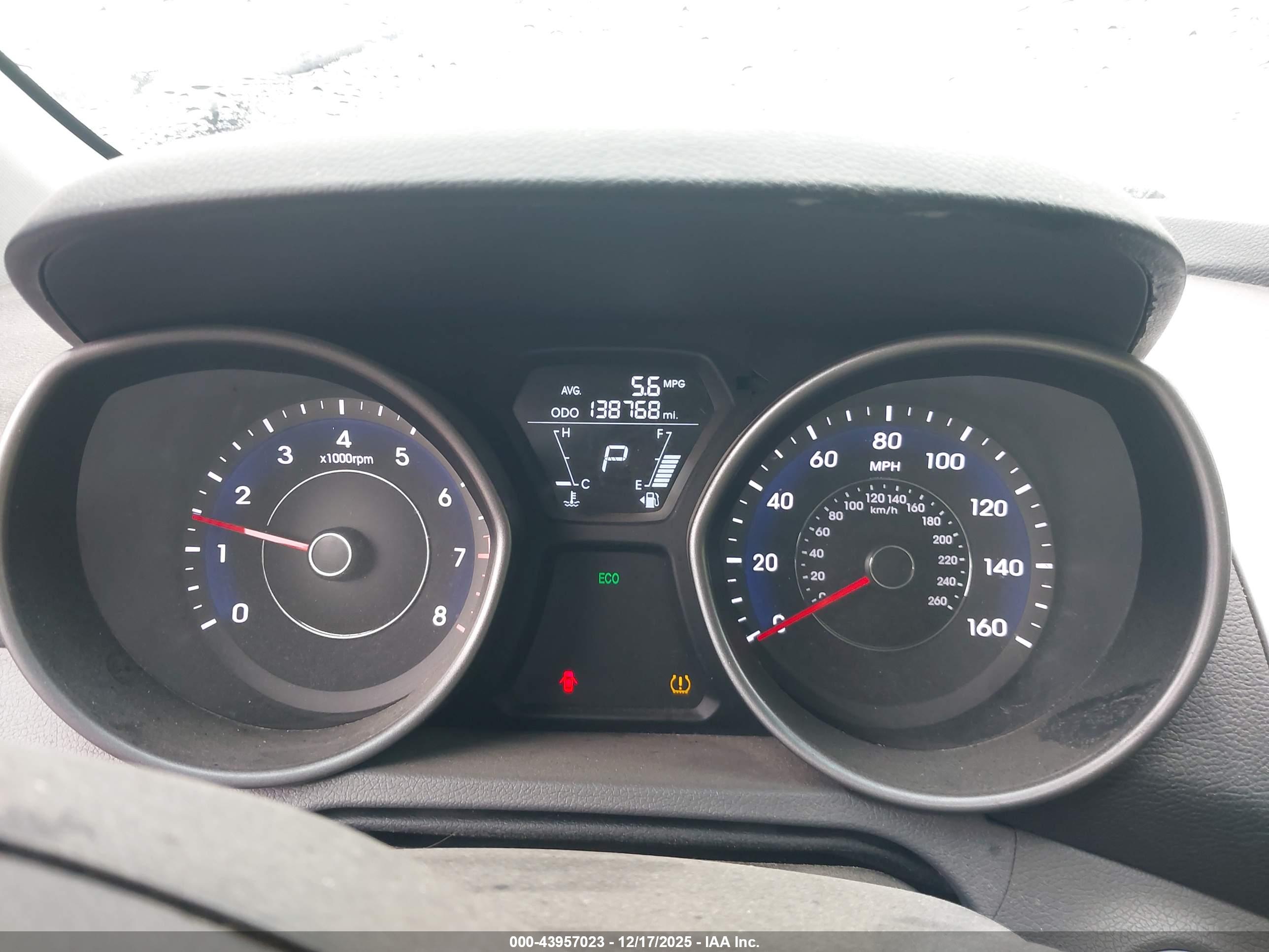 HYUNDAI ELANTRA image 7