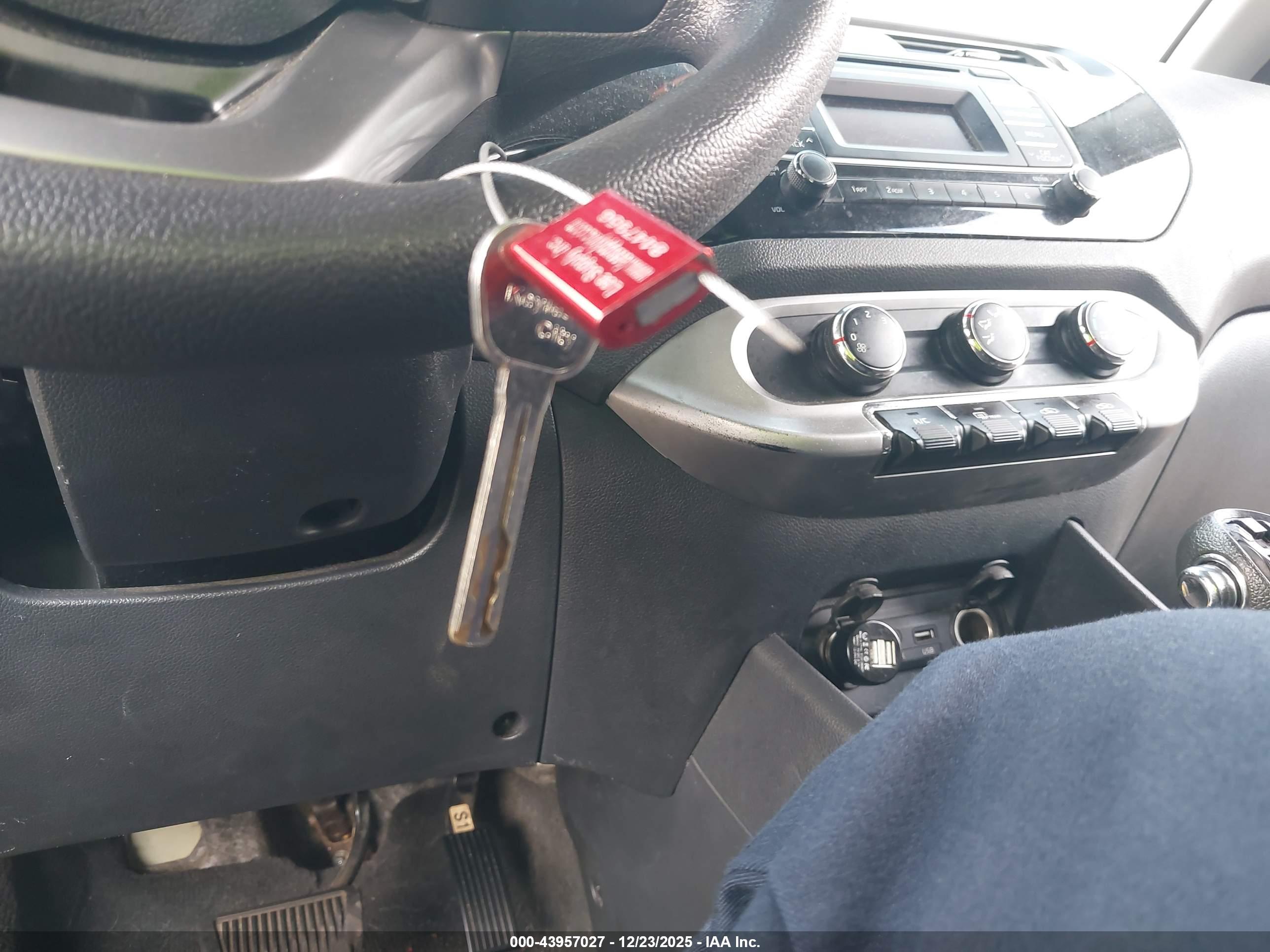 KIA RIO image 11