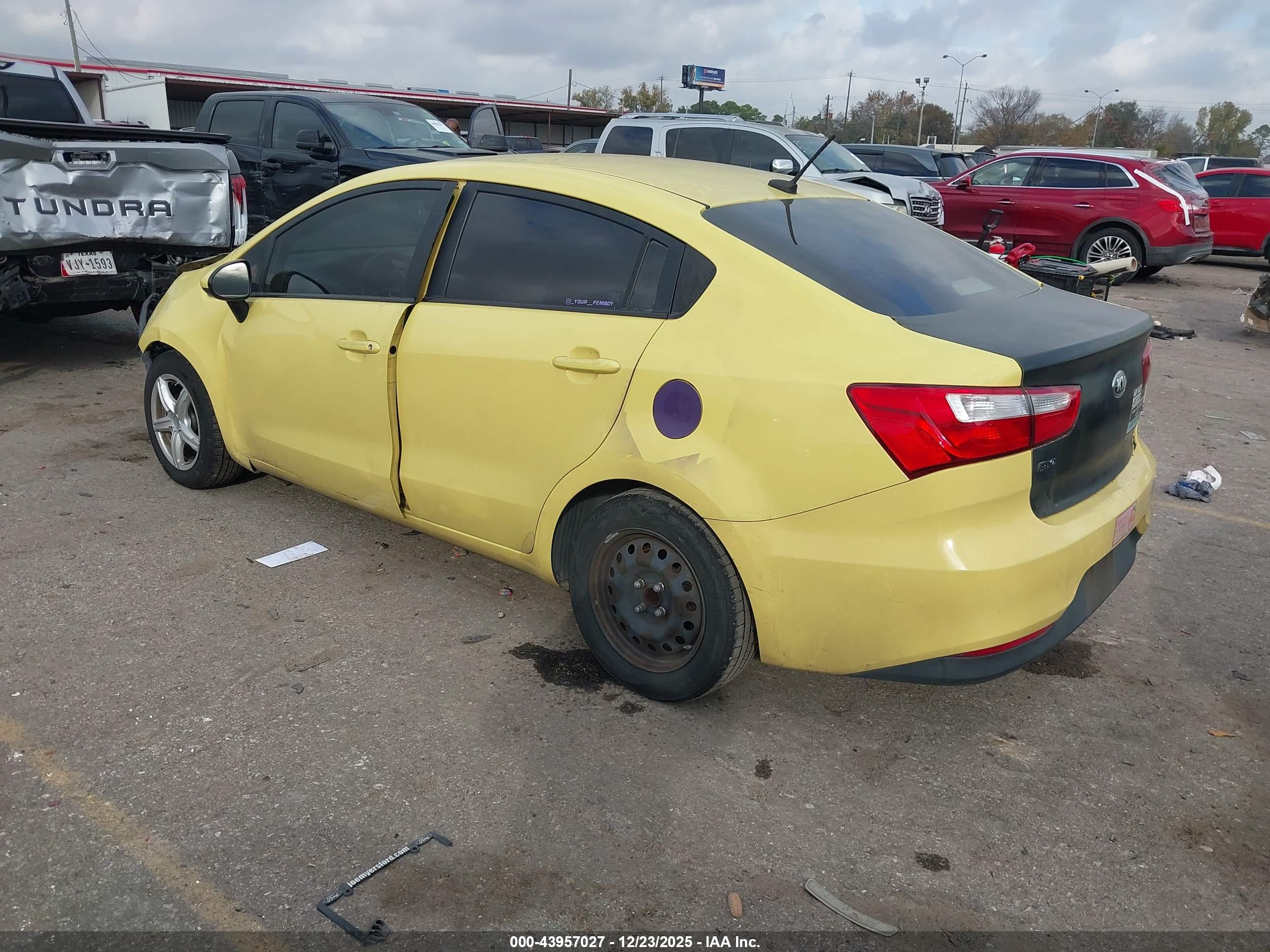 KIA RIO image 3