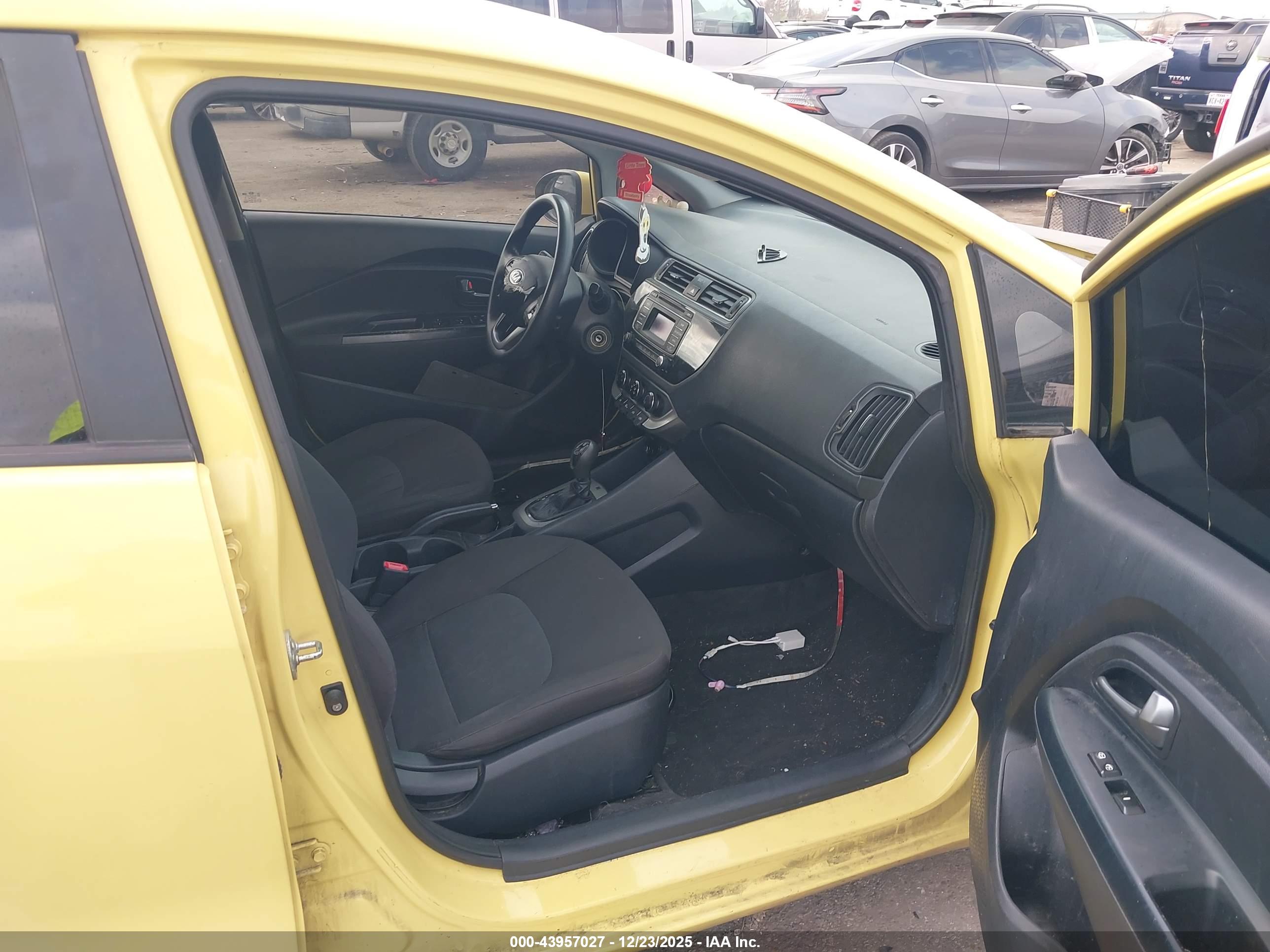 KIA RIO image 5
