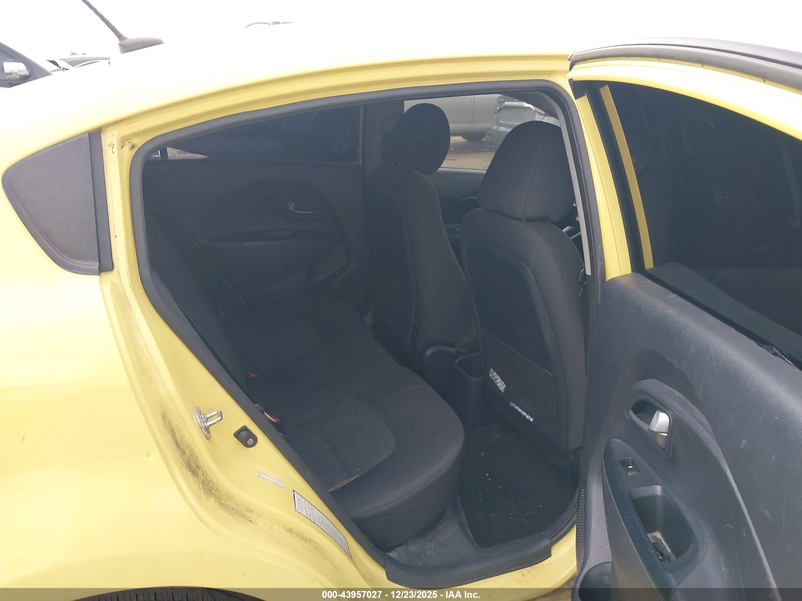 KIA RIO image 8