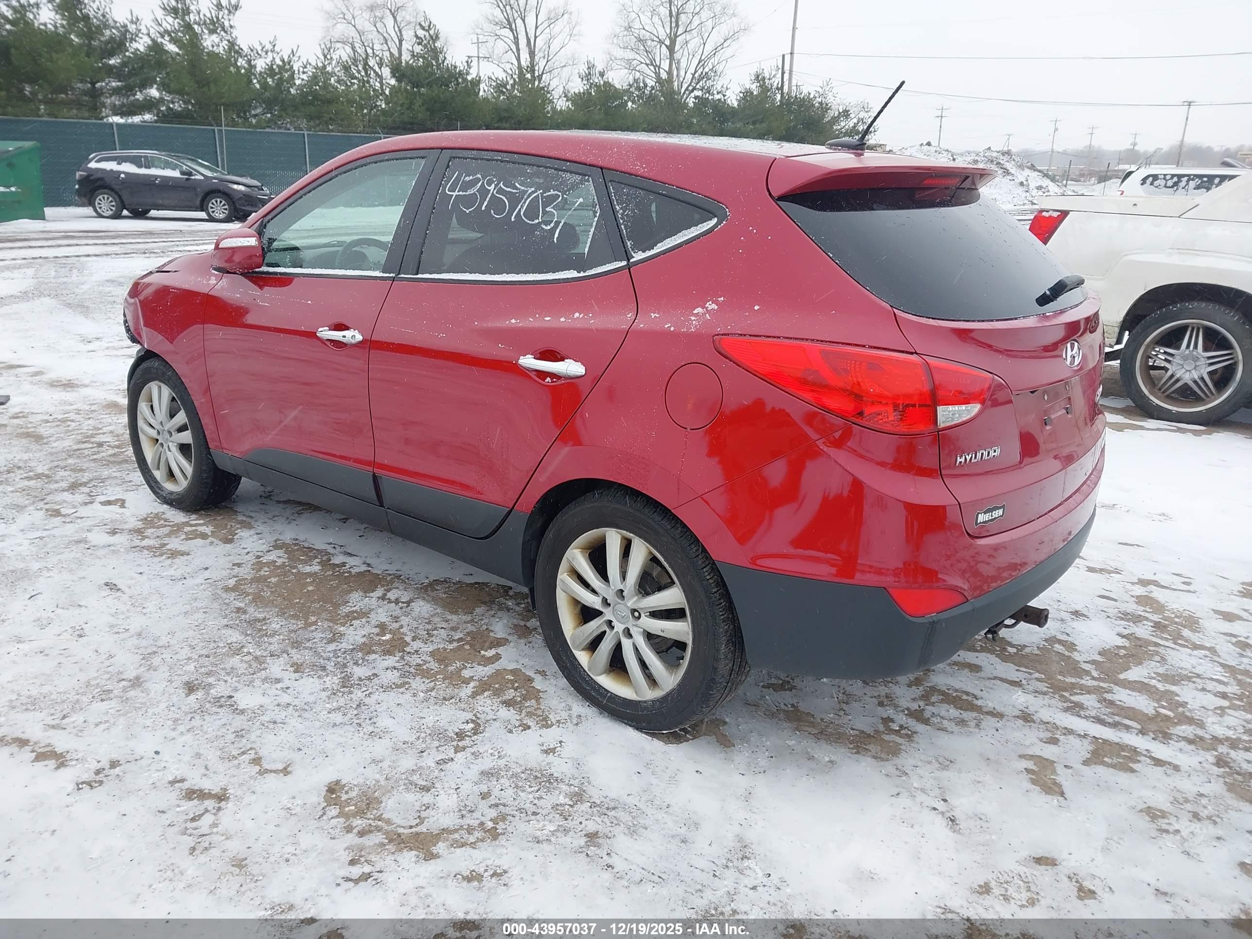 HYUNDAI TUCSON image 3