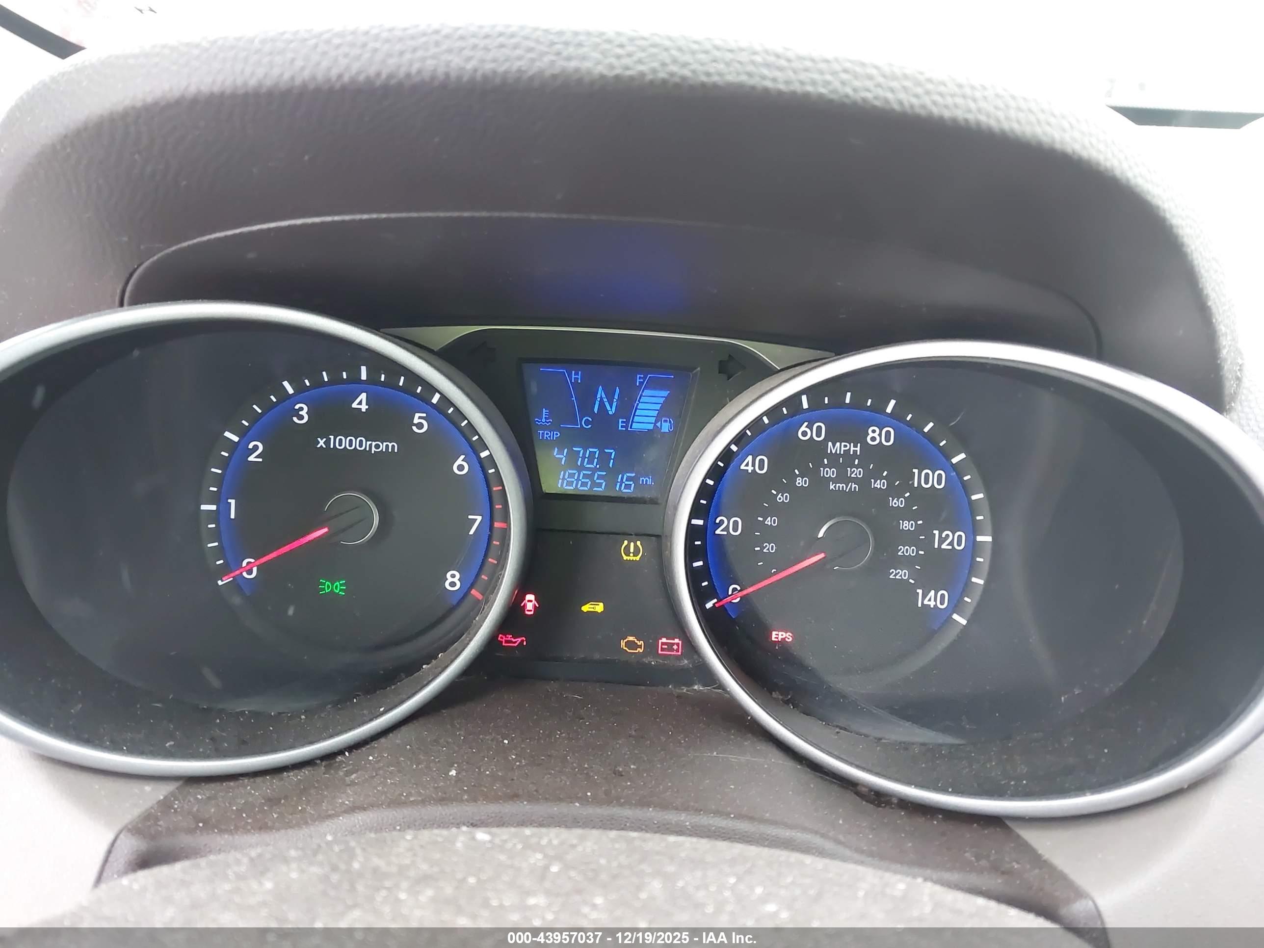 HYUNDAI TUCSON image 7