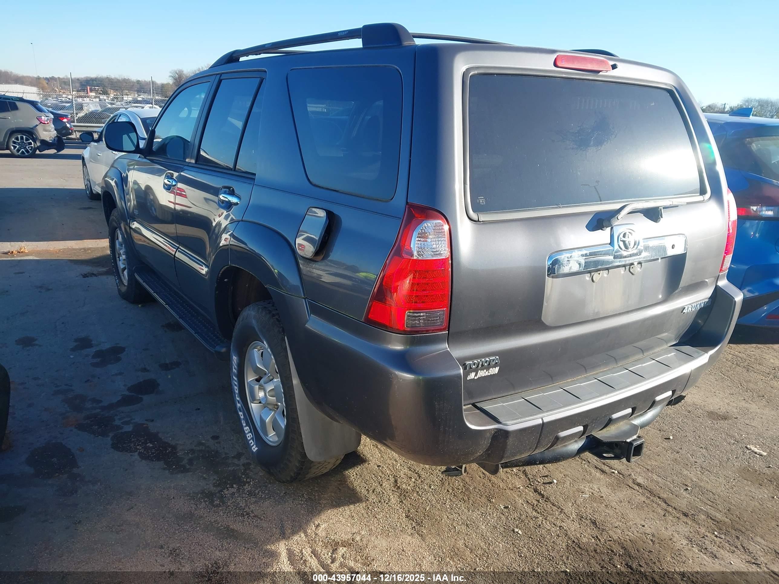 TOYOTA 4RUNNER image 3