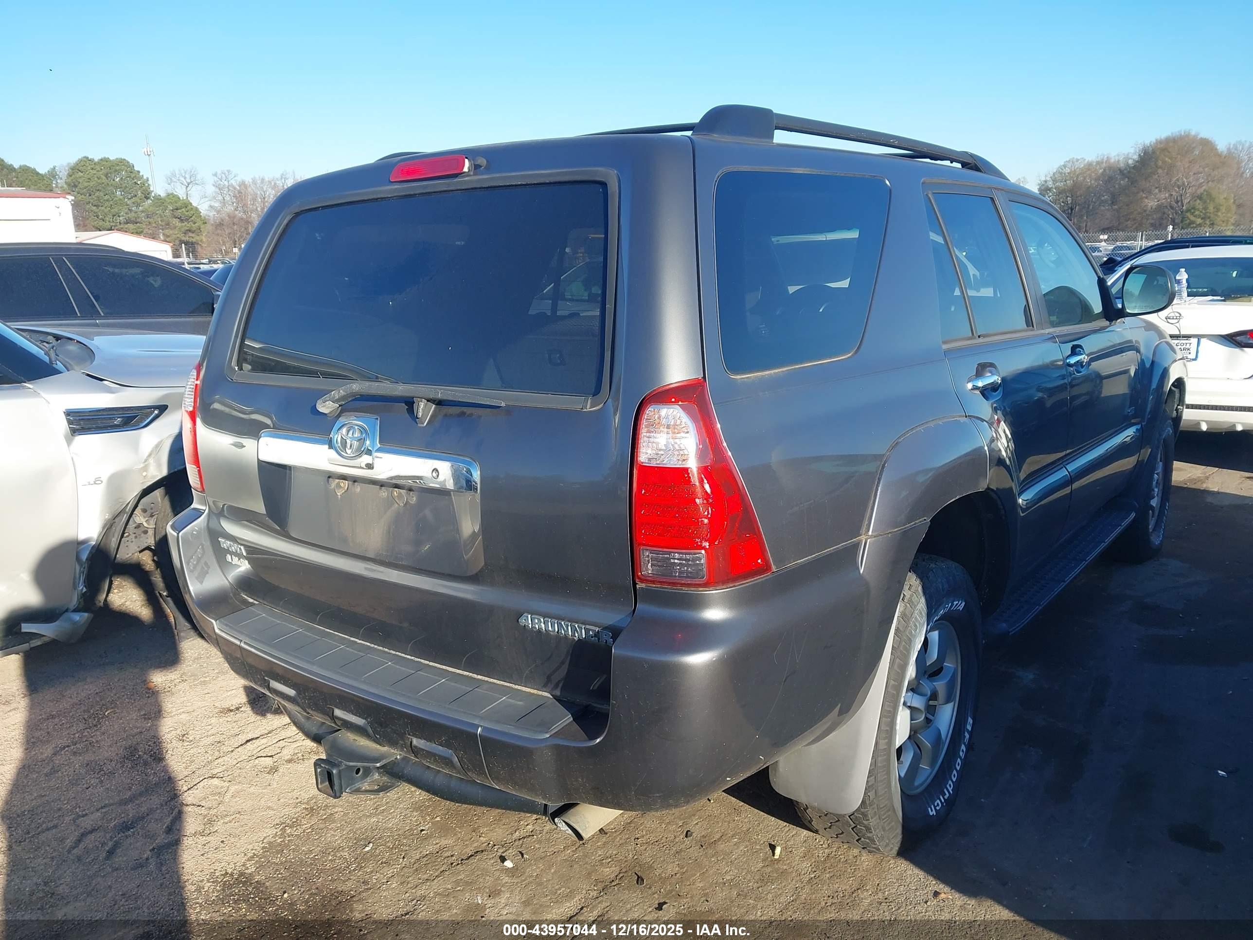 TOYOTA 4RUNNER image 4