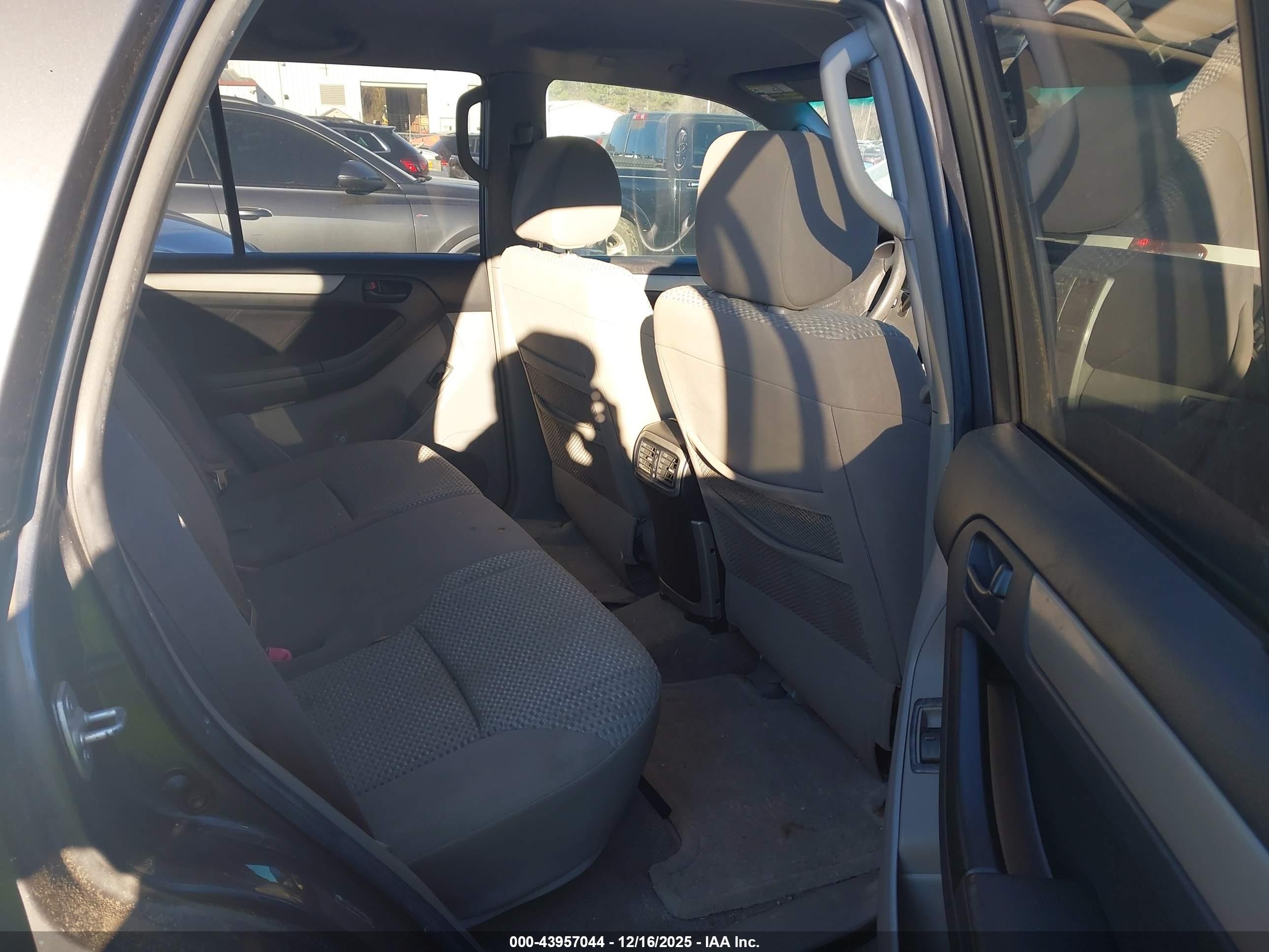 TOYOTA 4RUNNER image 8
