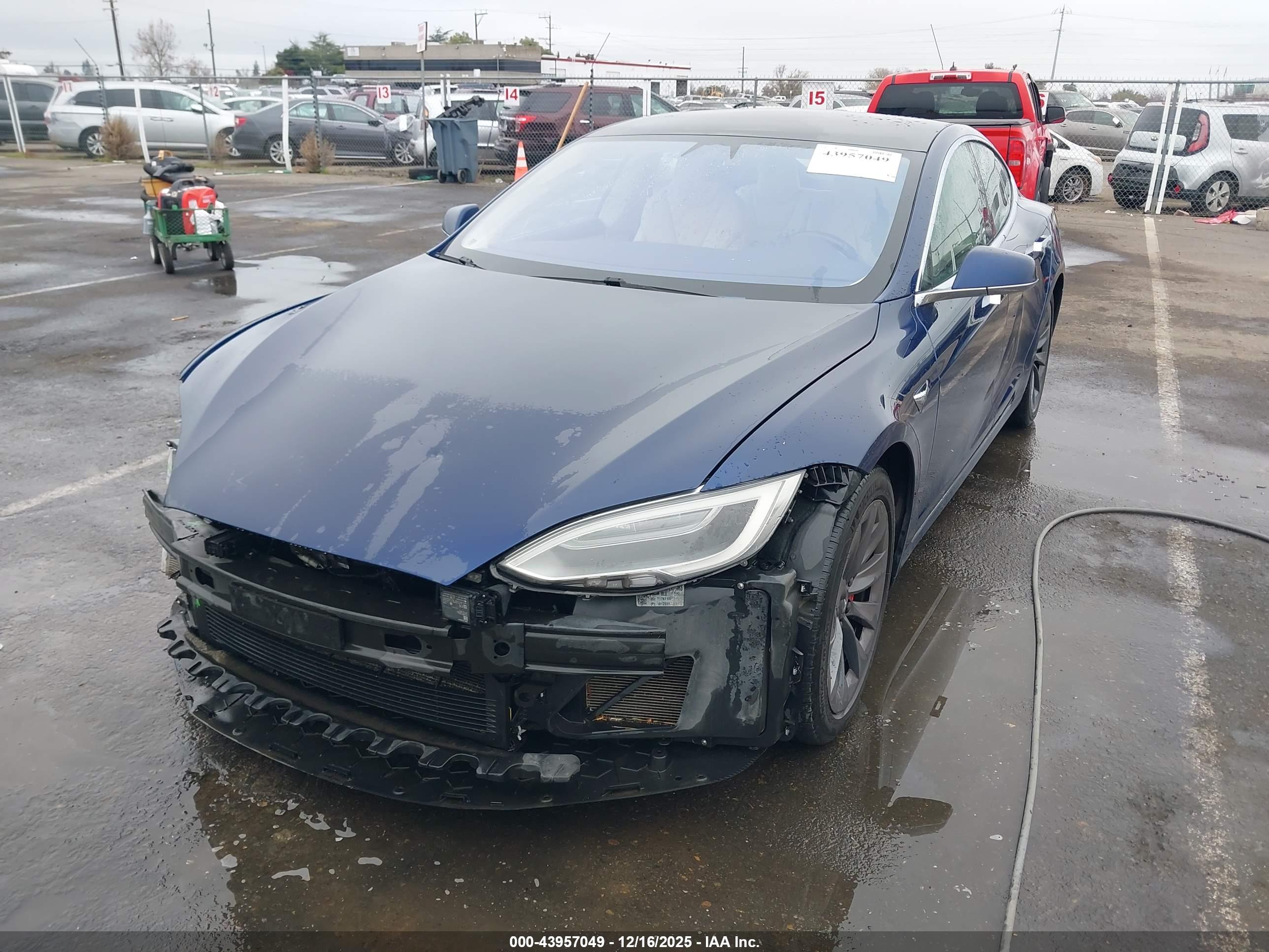 TESLA MODEL image 2