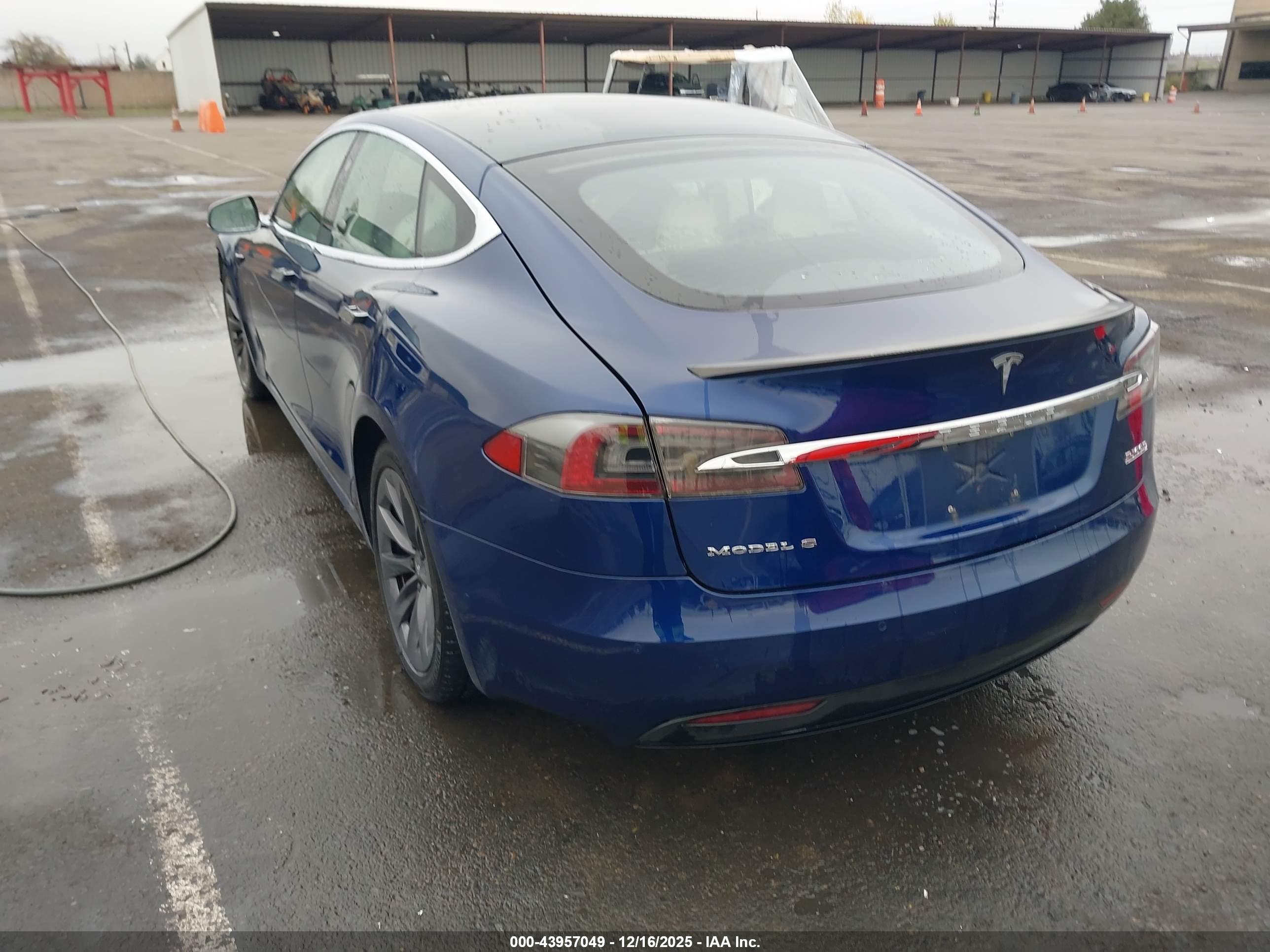 TESLA MODEL image 3