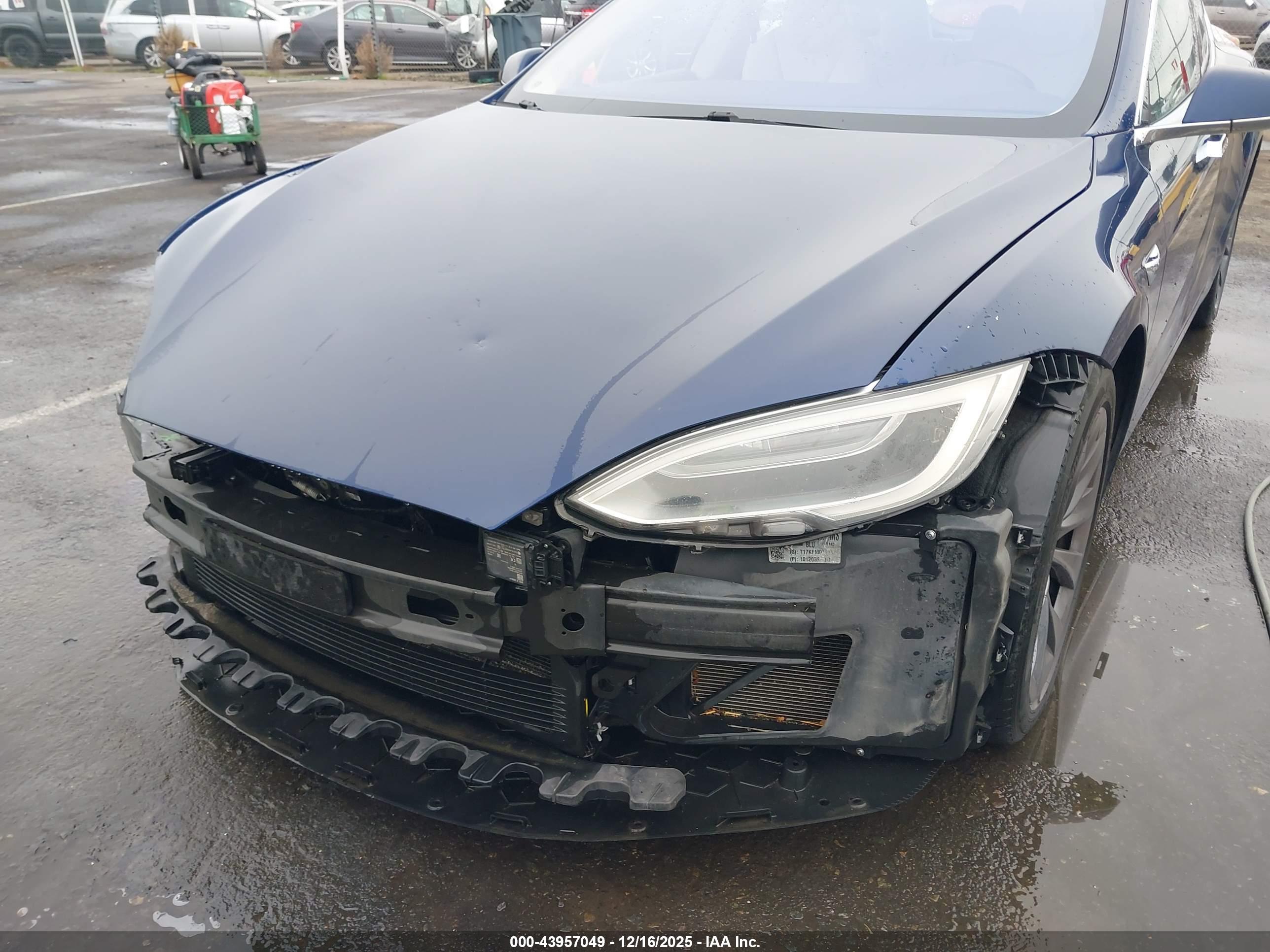 TESLA MODEL image 6