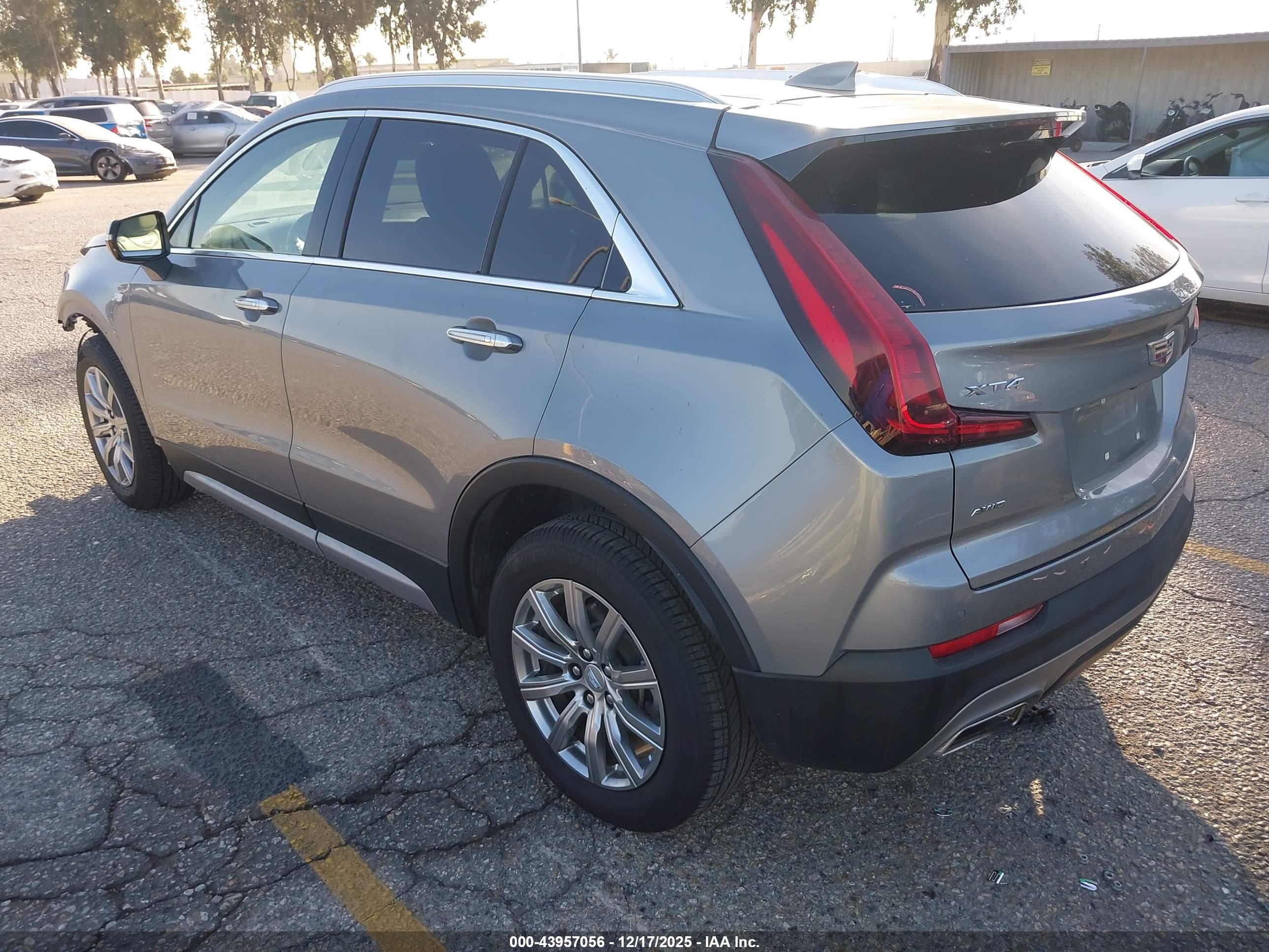 CADILLAC XT4 image 3