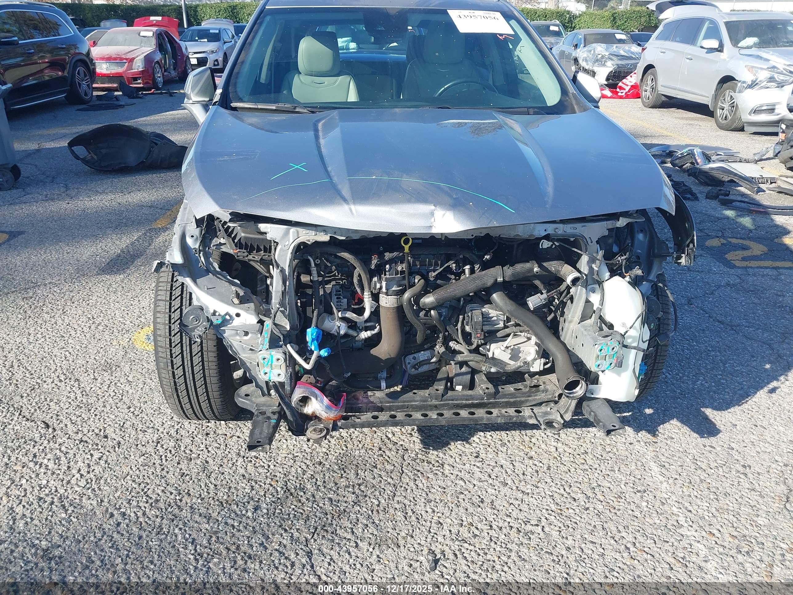 CADILLAC XT4 image 6