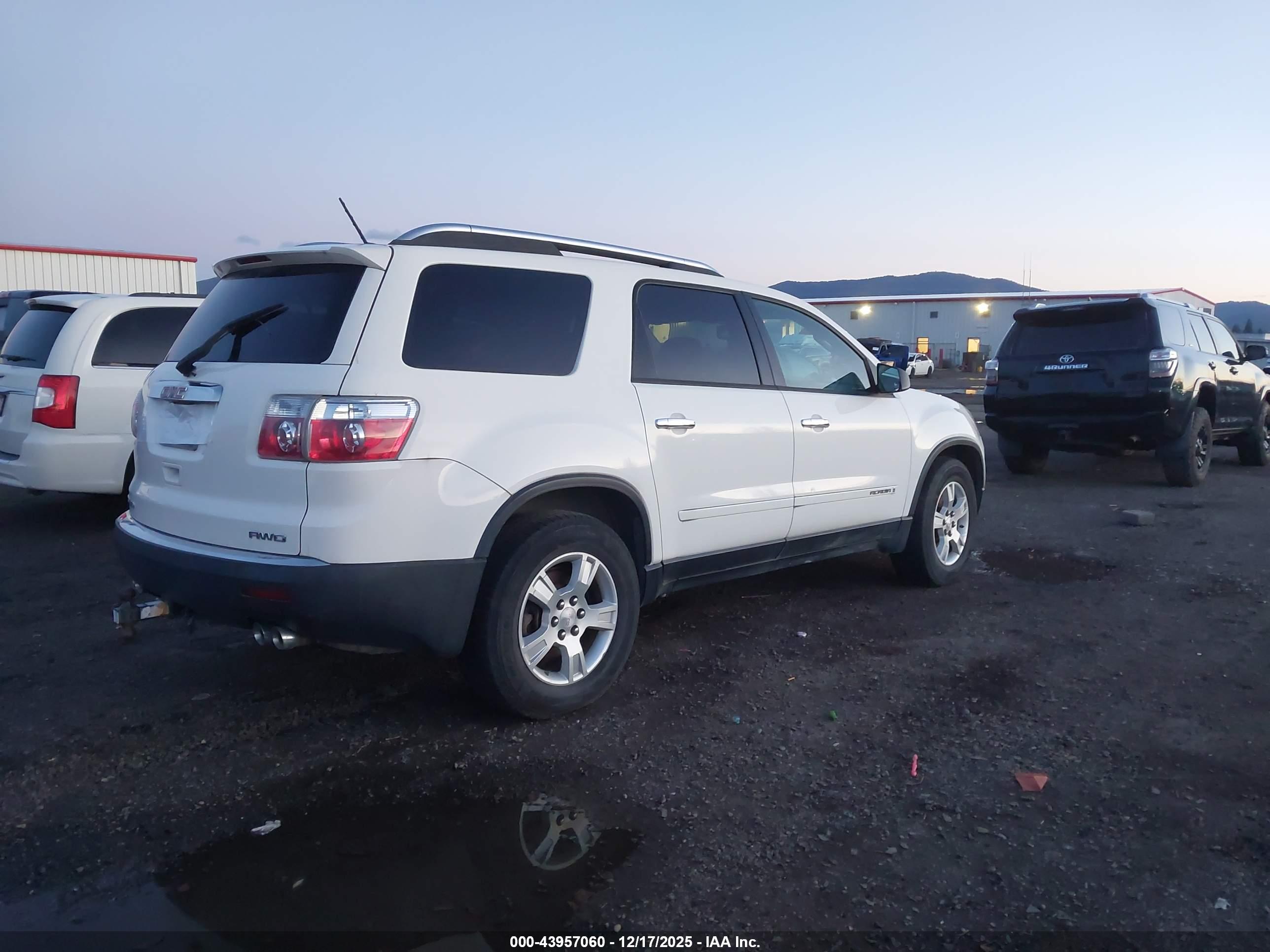 GMC ACADIA image 4