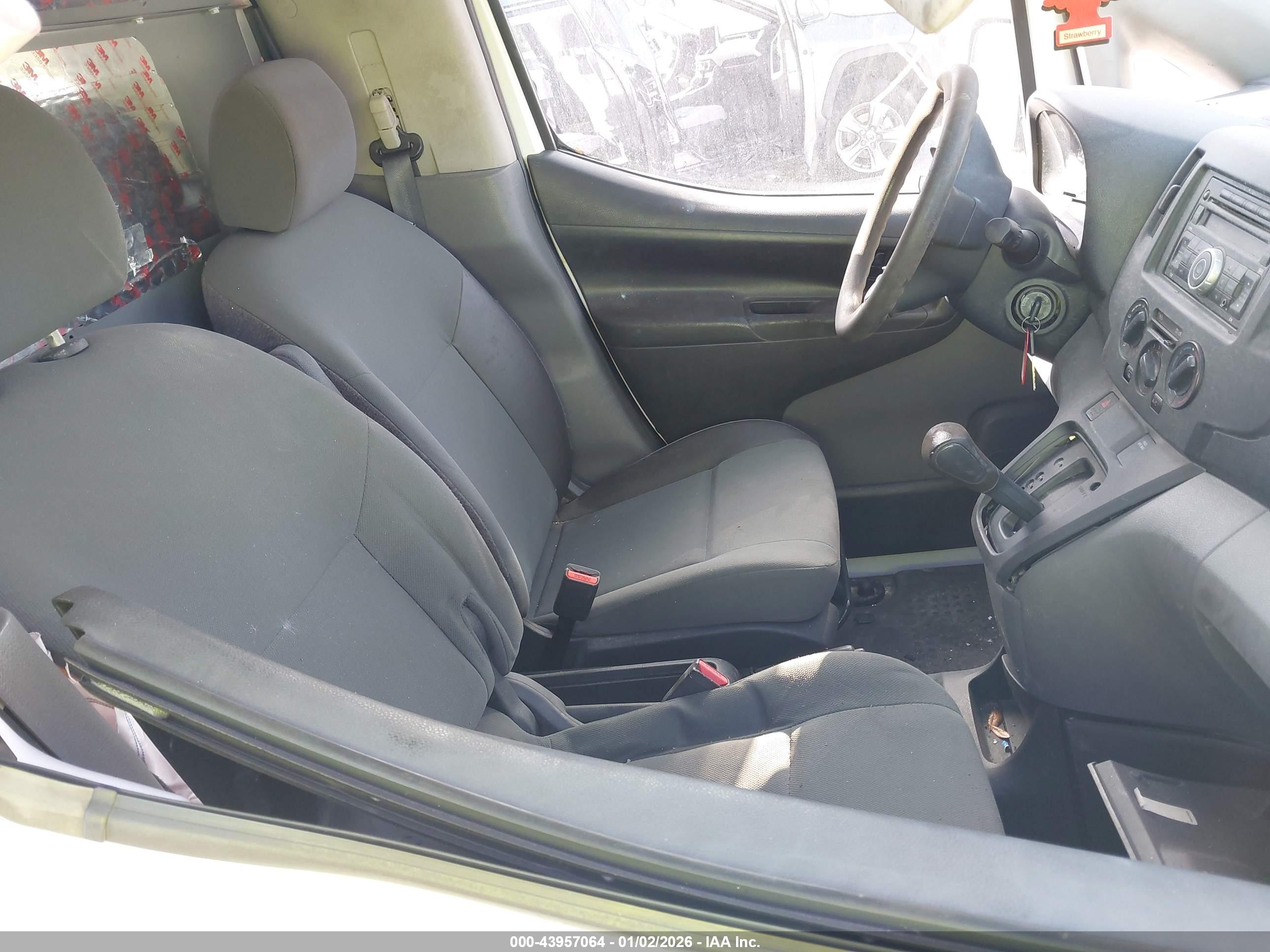 NISSAN NV200 image 5
