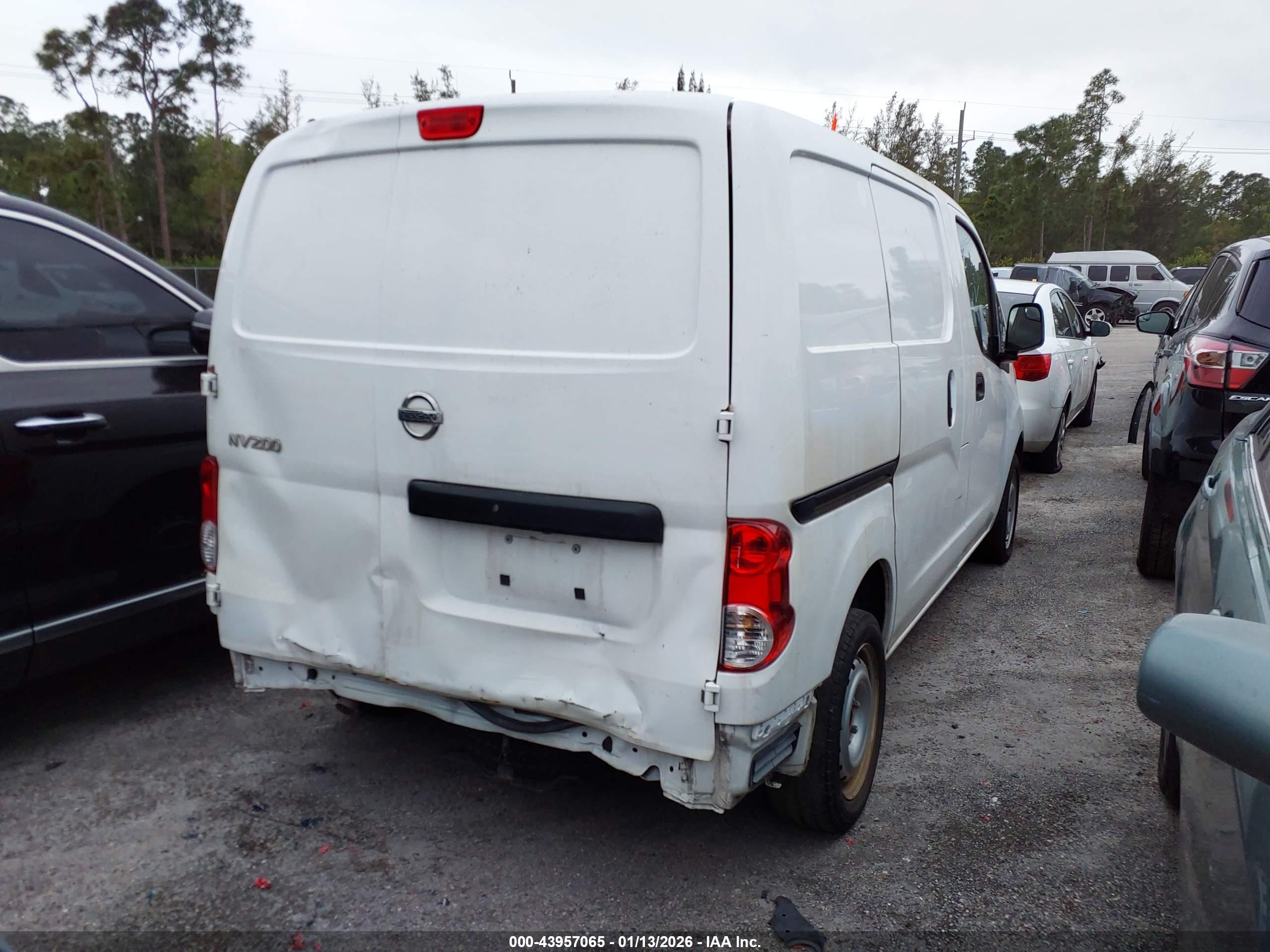 NISSAN NV200 image 4