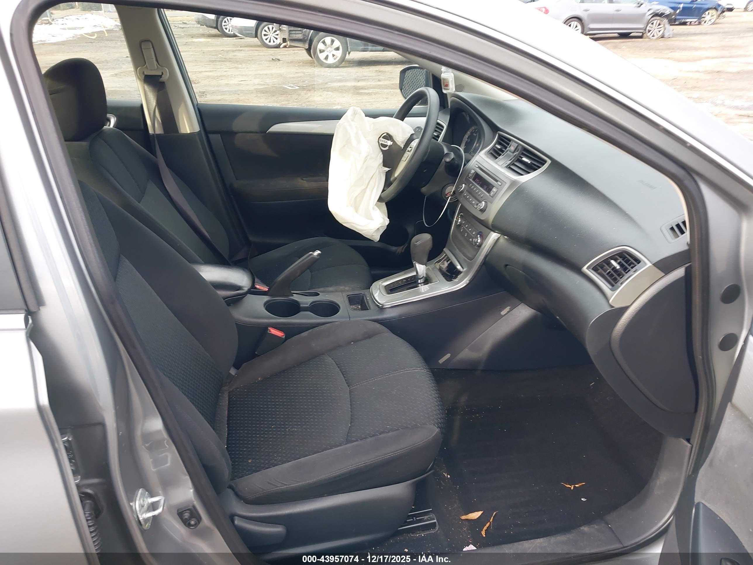 NISSAN SENTRA image 5