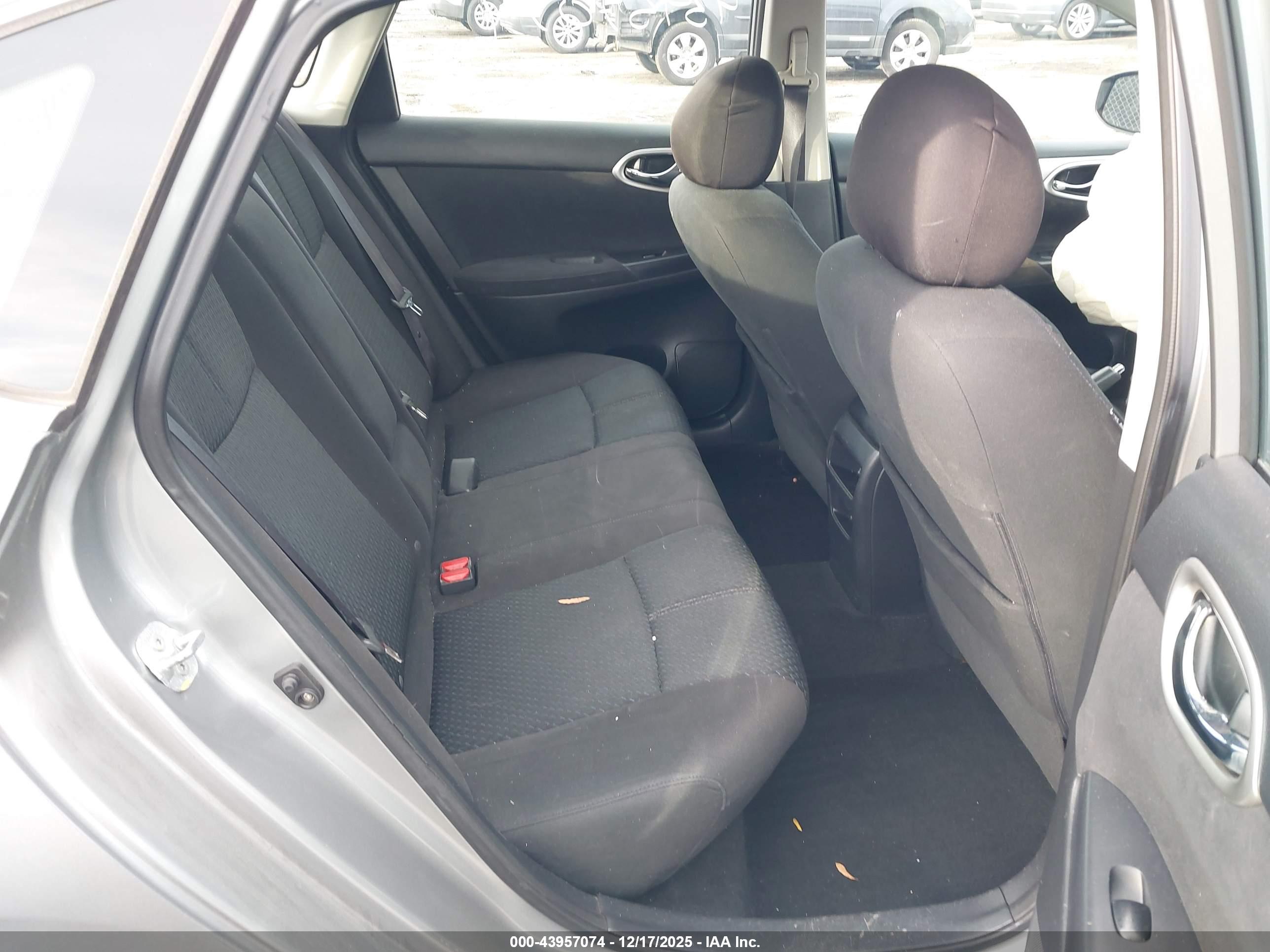 NISSAN SENTRA image 8