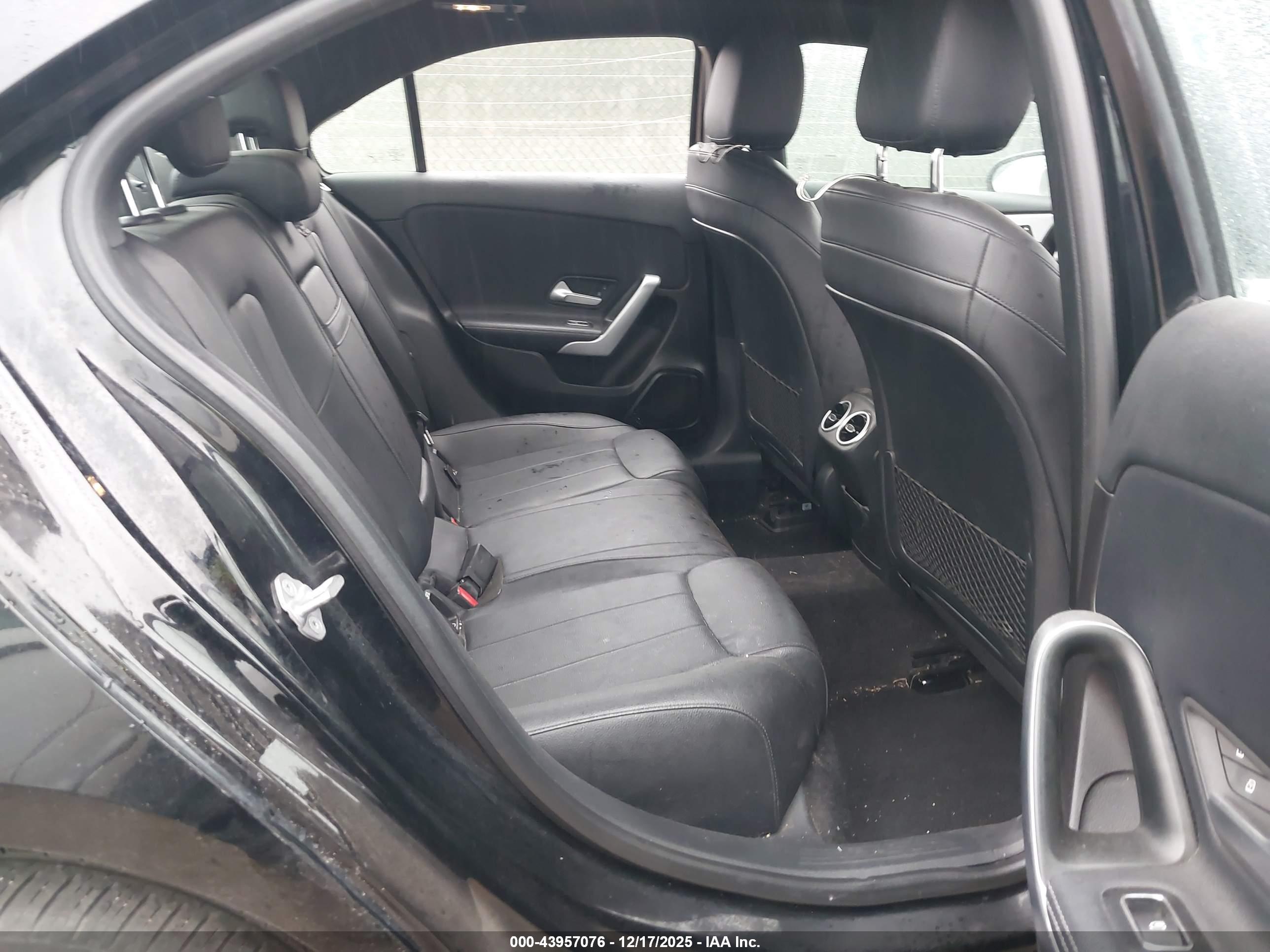 MERCEDES-BENZ A image 8