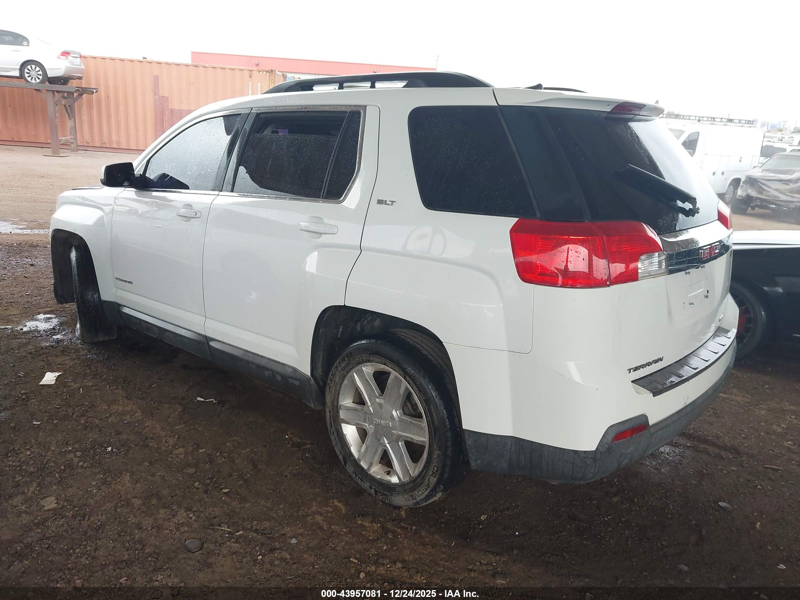 GMC TERRAIN image 3