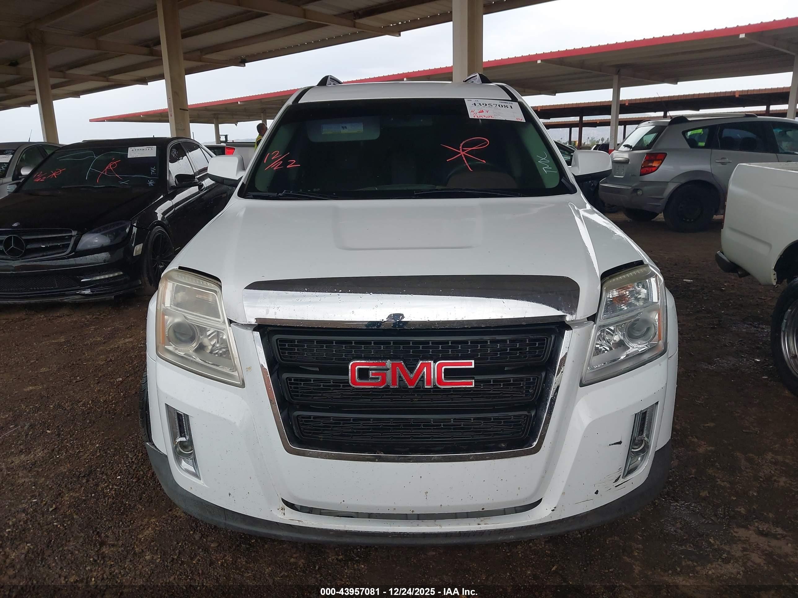 GMC TERRAIN image 6