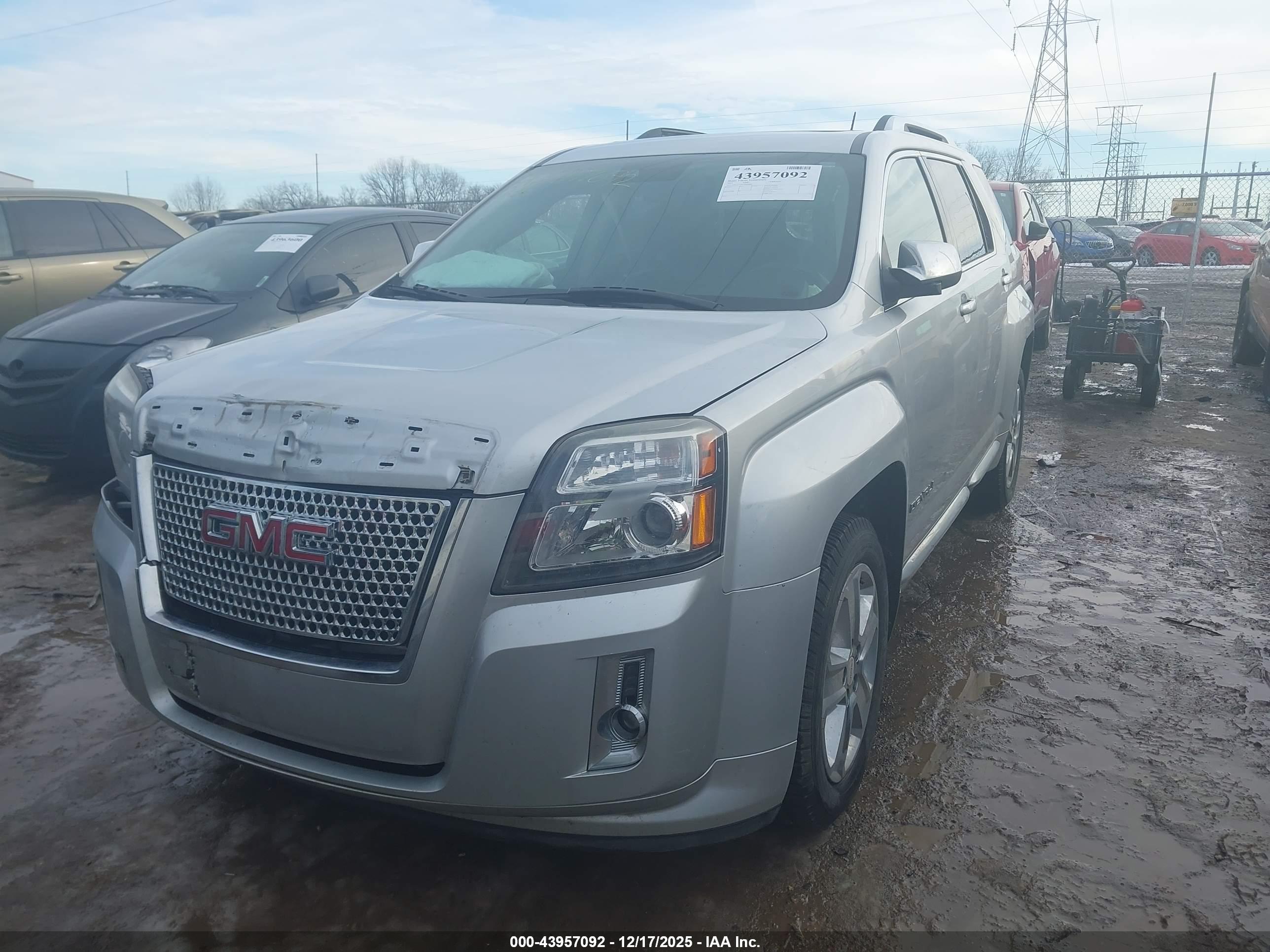 GMC TERRAIN image 2