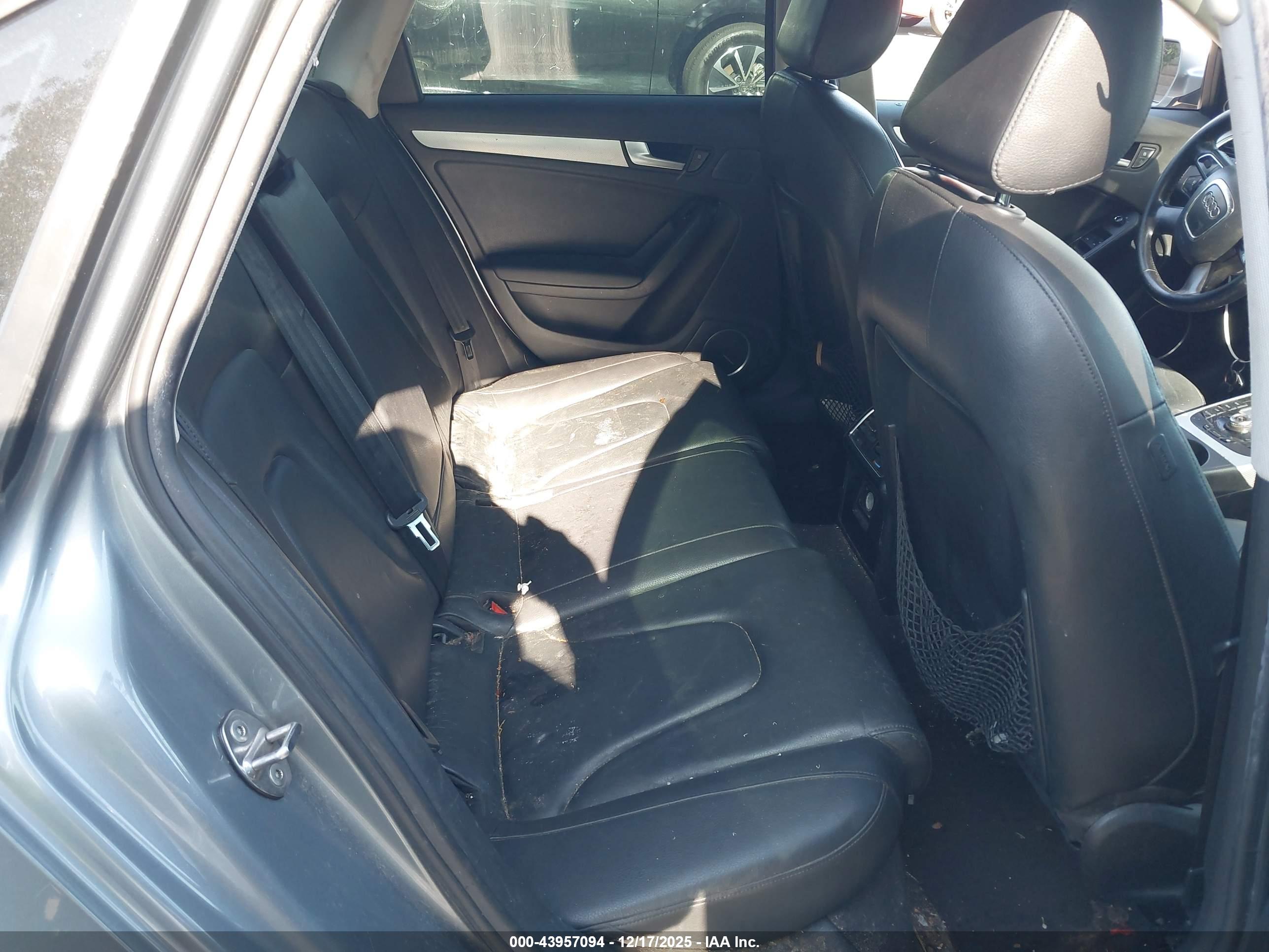 AUDI A4 image 8