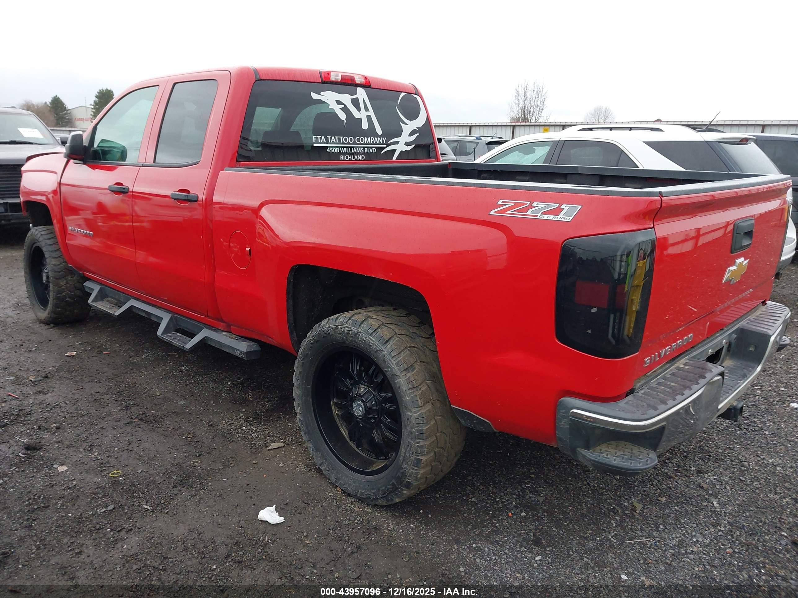 CHEVROLET SILVERADO image 3