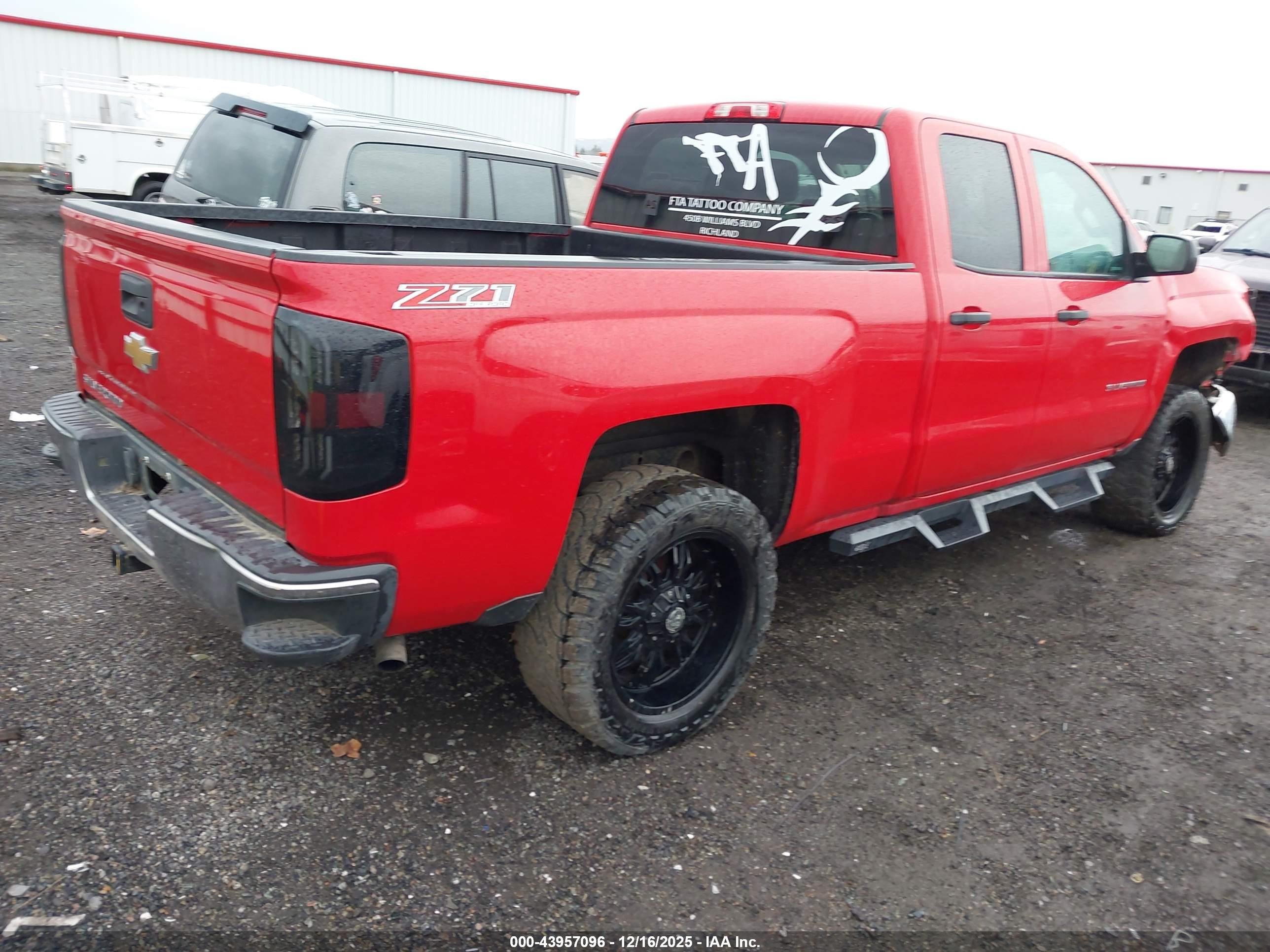 CHEVROLET SILVERADO image 4