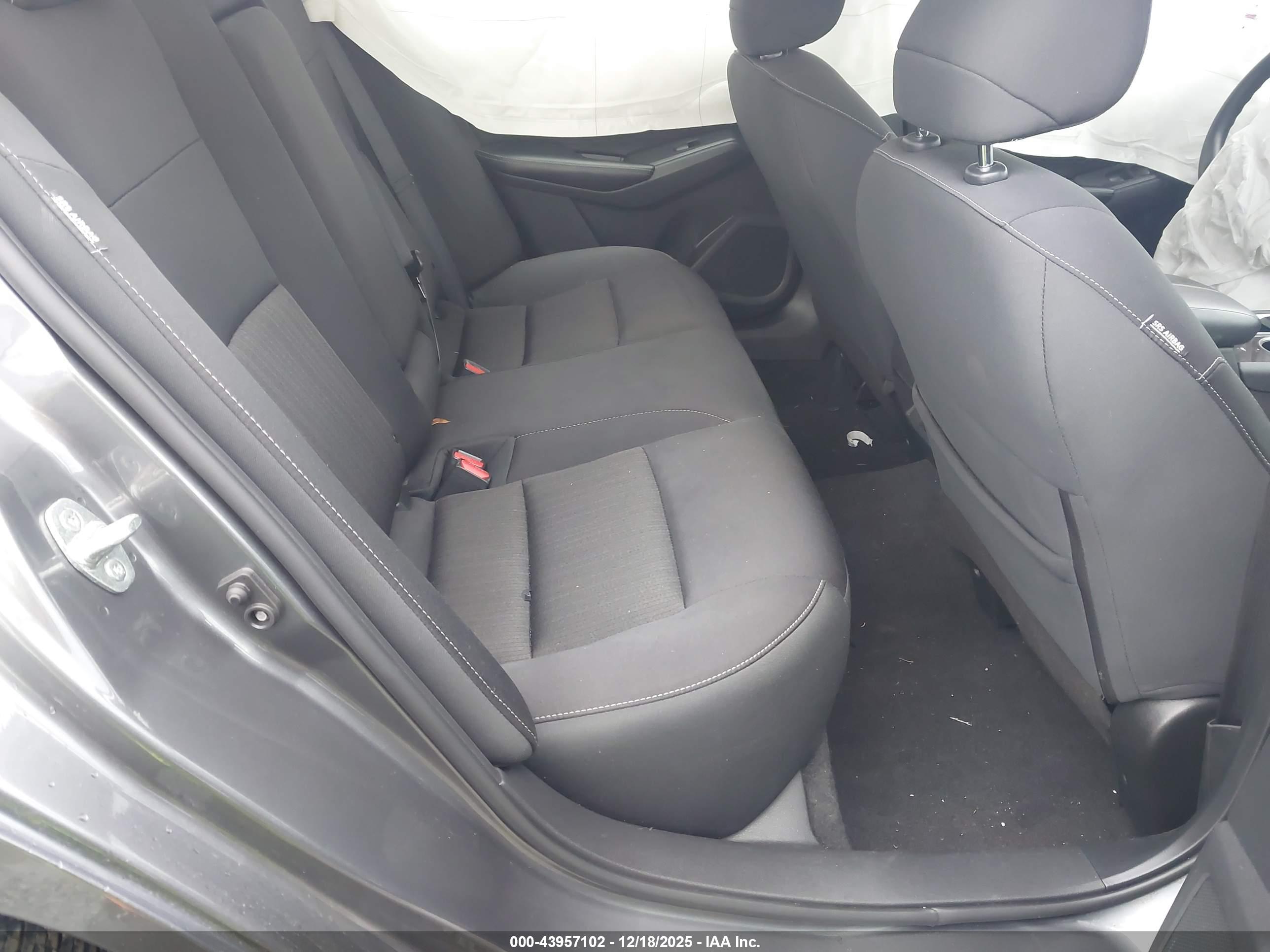 NISSAN ALTIMA image 8