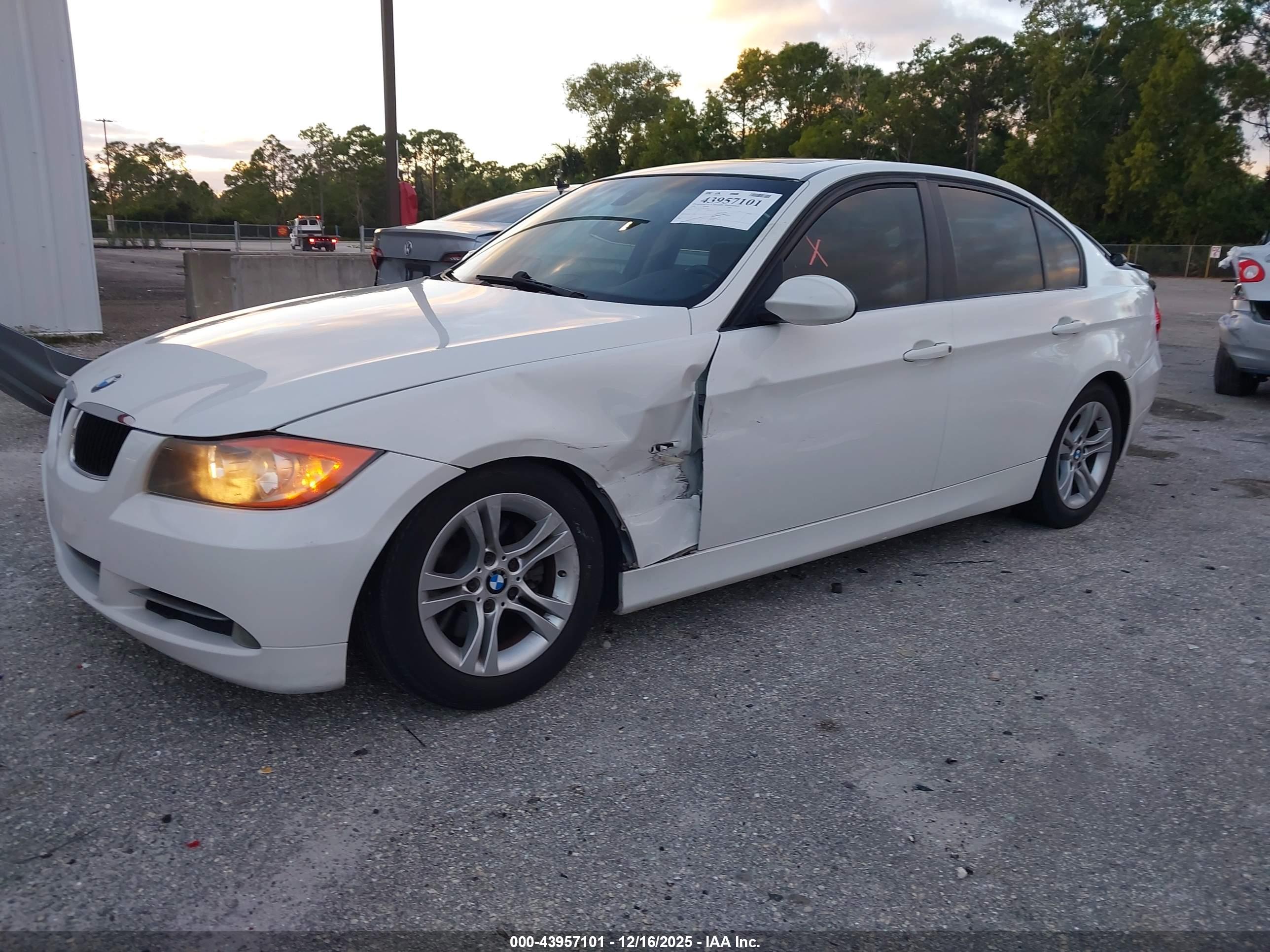 BMW 328I image 2